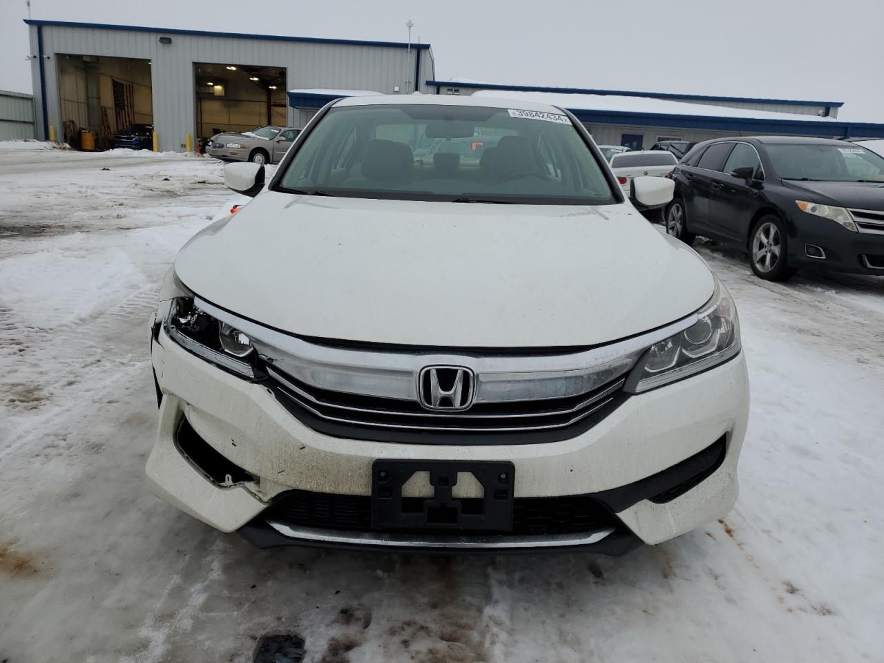 Photo 4 VIN: 1HGCR2F32HA076665 - HONDA ACCORD LX 