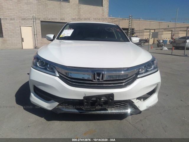 Photo 5 VIN: 1HGCR2F32HA111141 - HONDA ACCORD SEDAN 