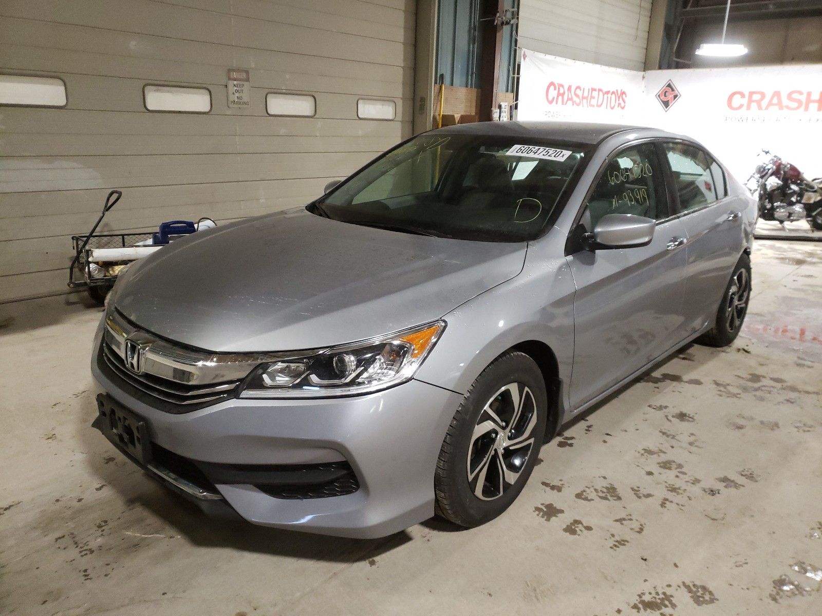 Photo 1 VIN: 1HGCR2F32HA122527 - HONDA ACCORD LX 