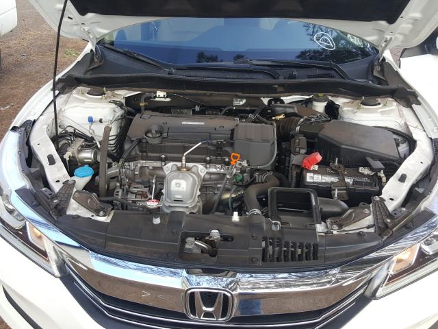 Photo 6 VIN: 1HGCR2F32HA158377 - HONDA ACCORD LX 