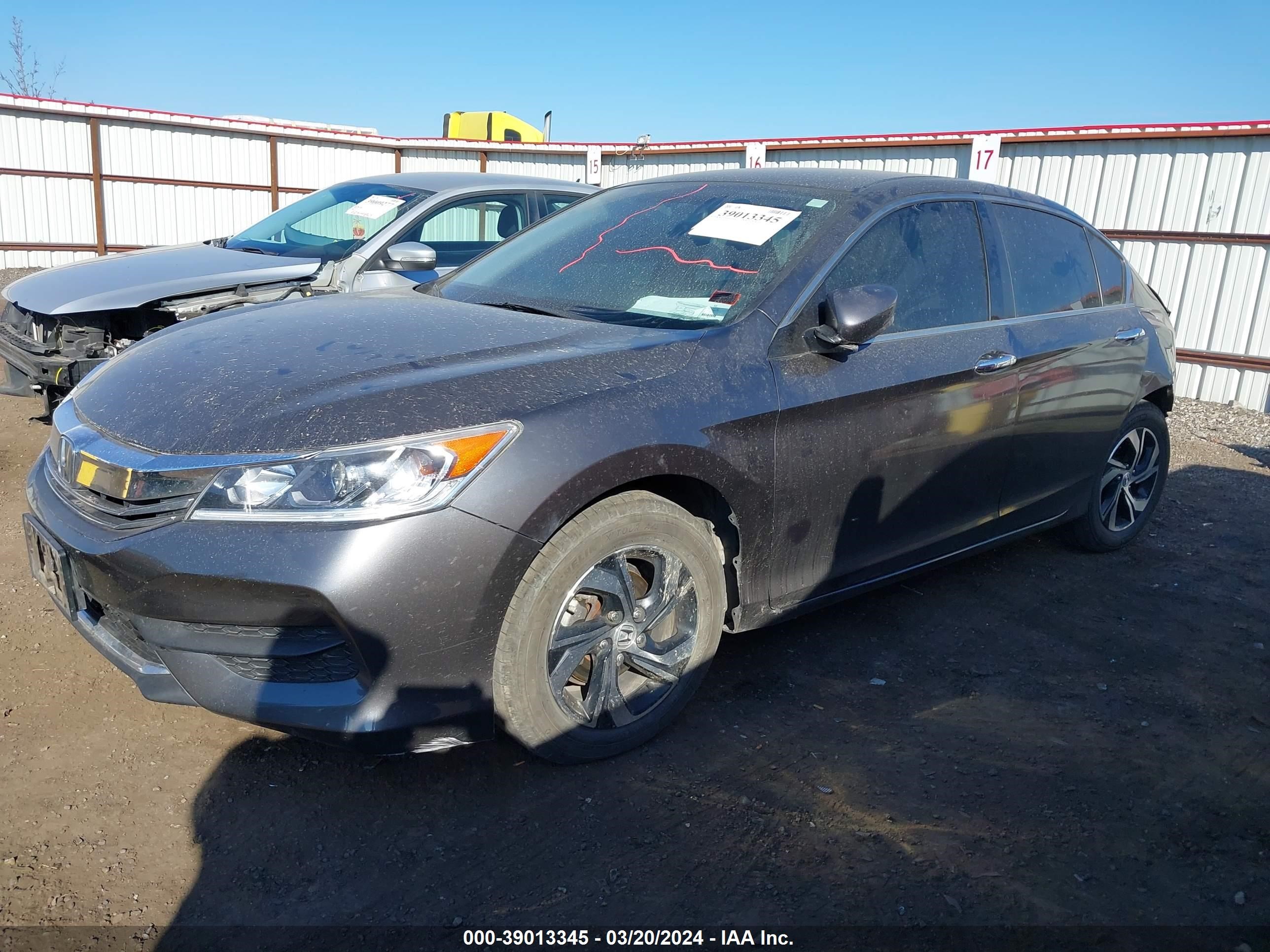 Photo 1 VIN: 1HGCR2F32HA160162 - HONDA ACCORD 