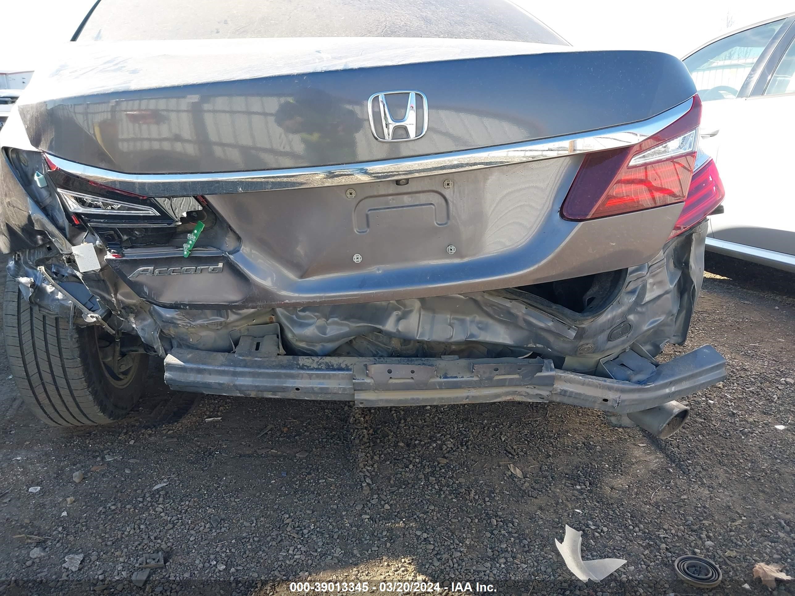 Photo 16 VIN: 1HGCR2F32HA160162 - HONDA ACCORD 