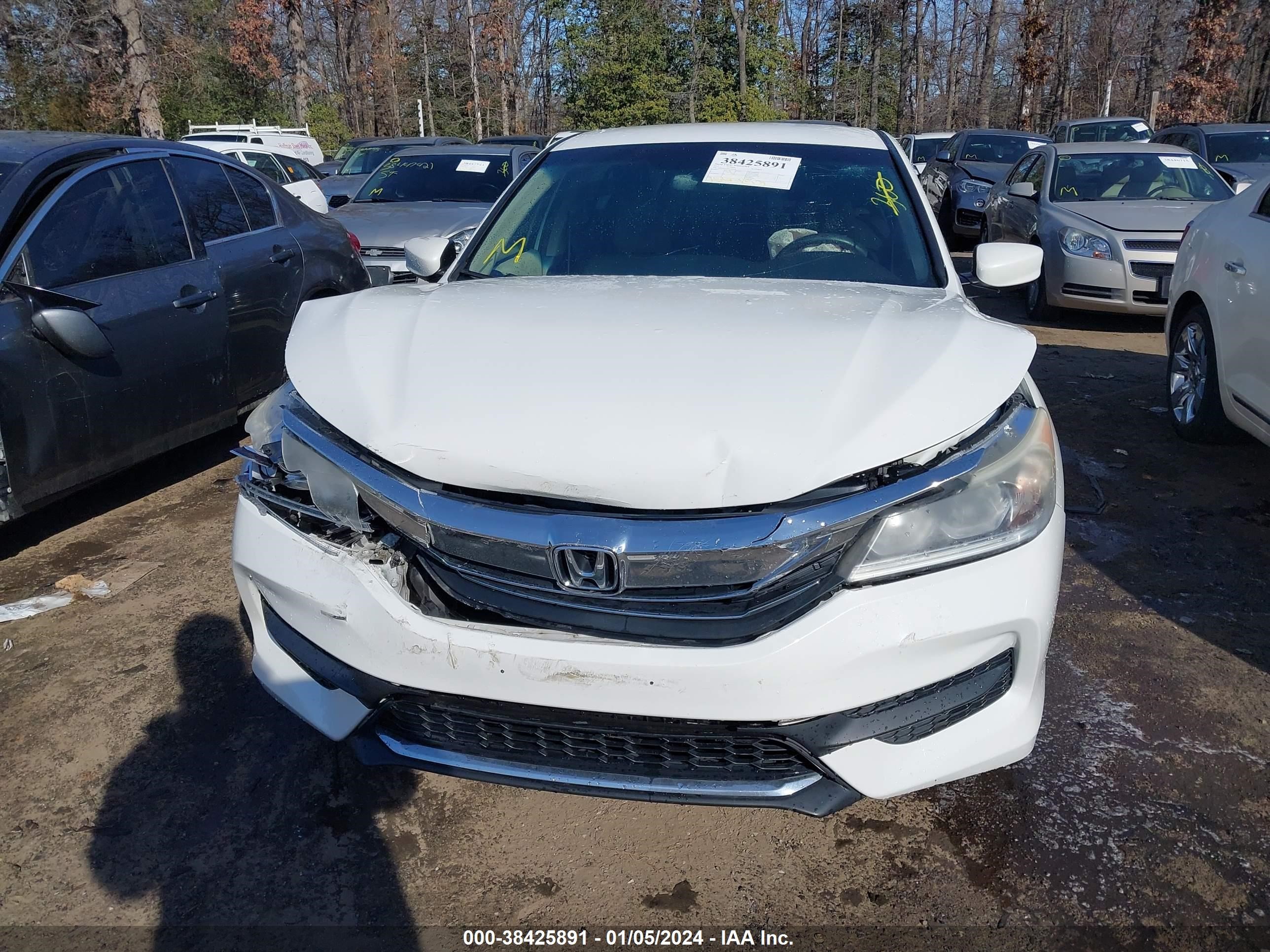 Photo 12 VIN: 1HGCR2F32HA169136 - HONDA ACCORD 