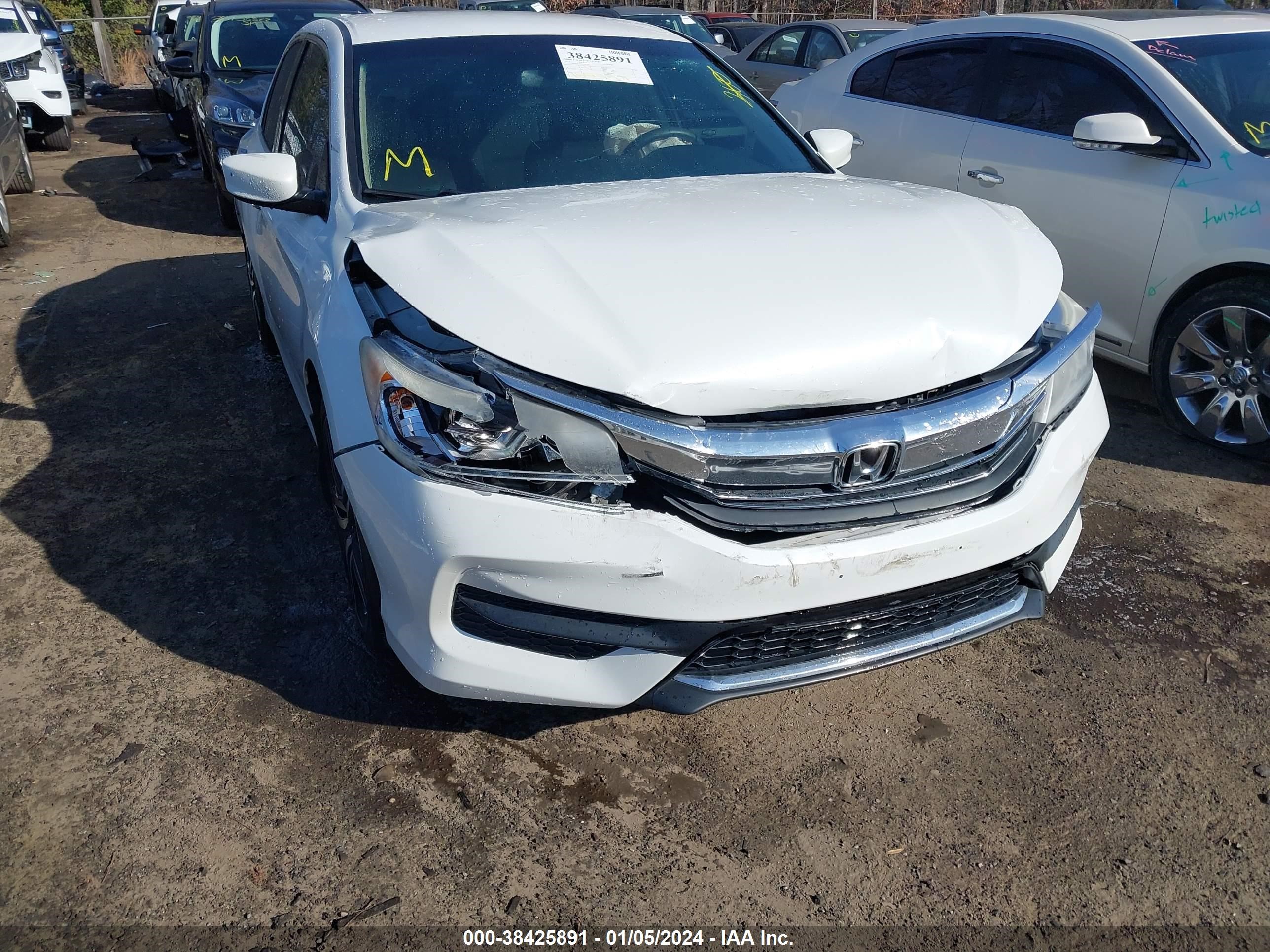 Photo 5 VIN: 1HGCR2F32HA169136 - HONDA ACCORD 