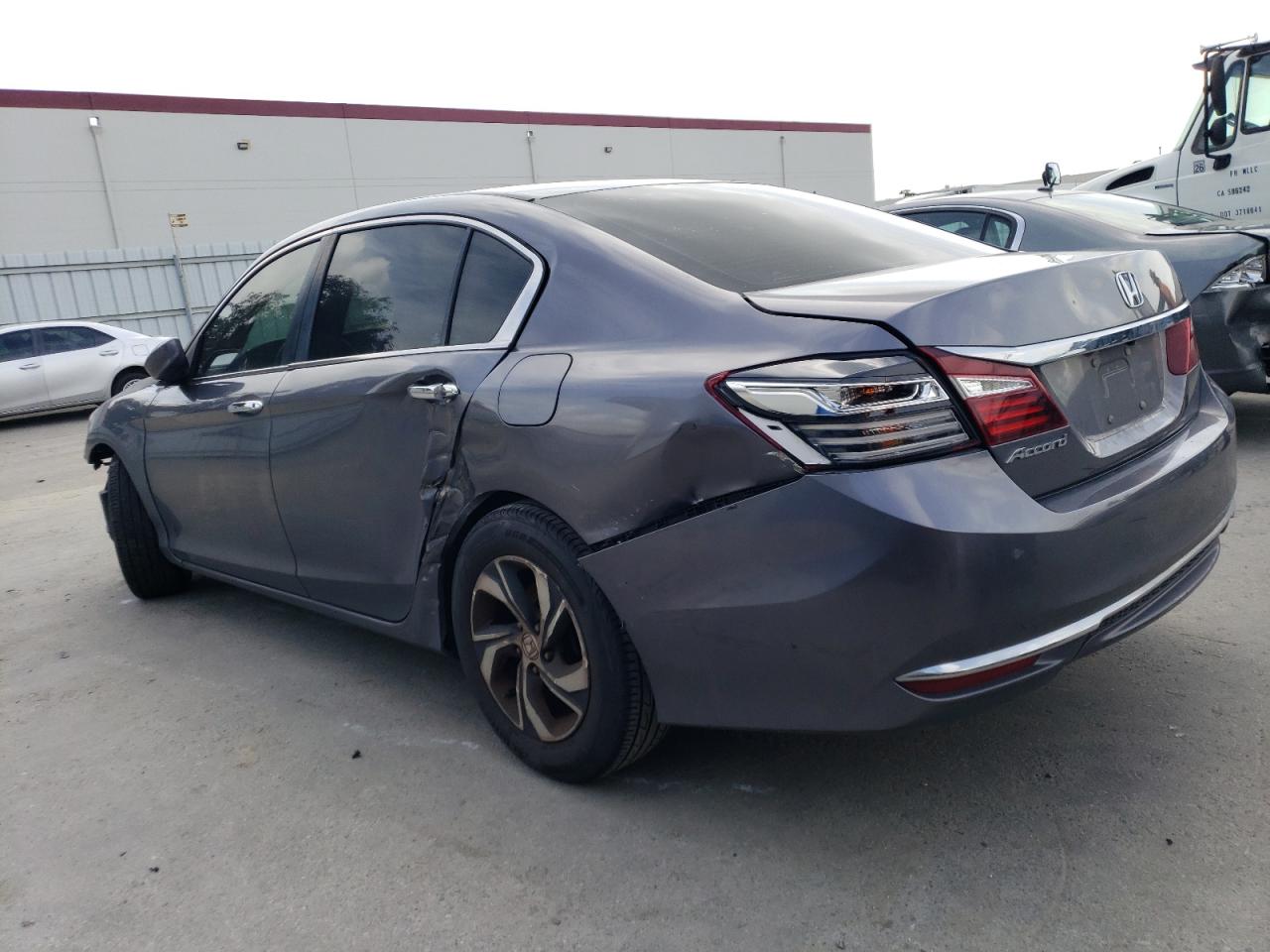 Photo 1 VIN: 1HGCR2F32HA175406 - HONDA ACCORD 