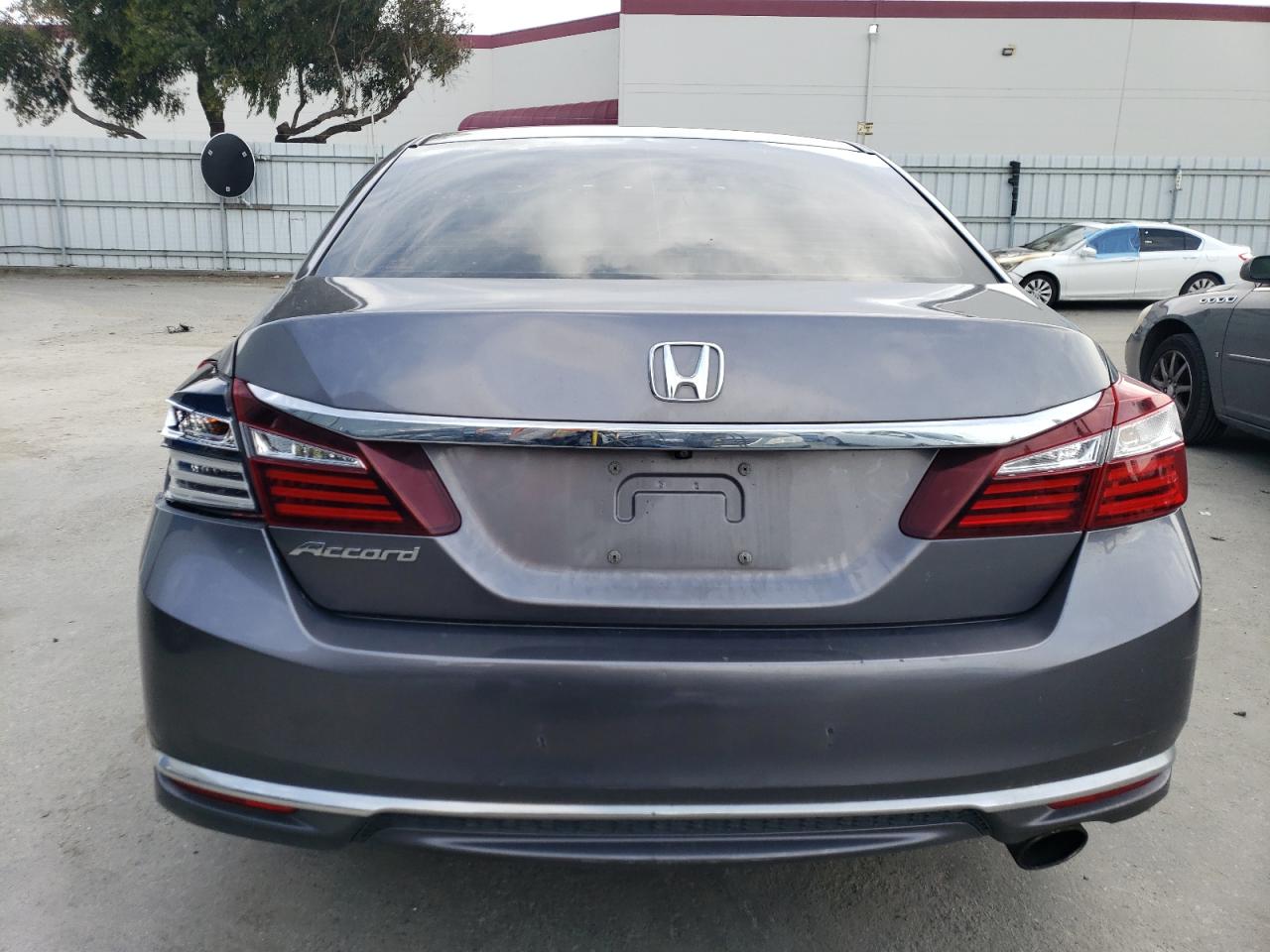 Photo 5 VIN: 1HGCR2F32HA175406 - HONDA ACCORD 