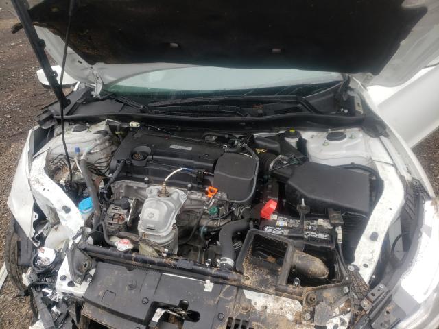 Photo 6 VIN: 1HGCR2F32HA273626 - HONDA ACCORD LX 