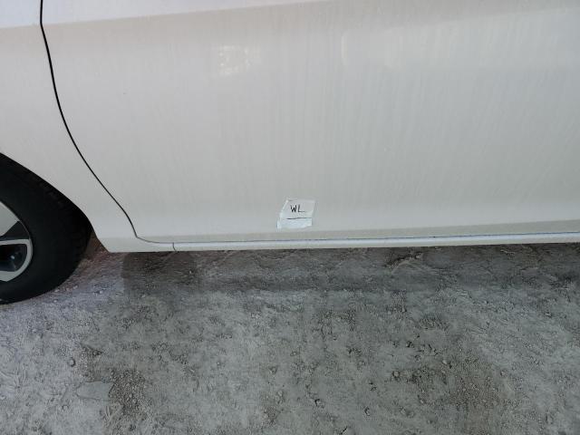 Photo 11 VIN: 1HGCR2F32HA275747 - HONDA ACCORD LX 