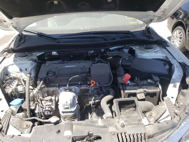 Photo 6 VIN: 1HGCR2F32HA306527 - HONDA ACCORD LX 