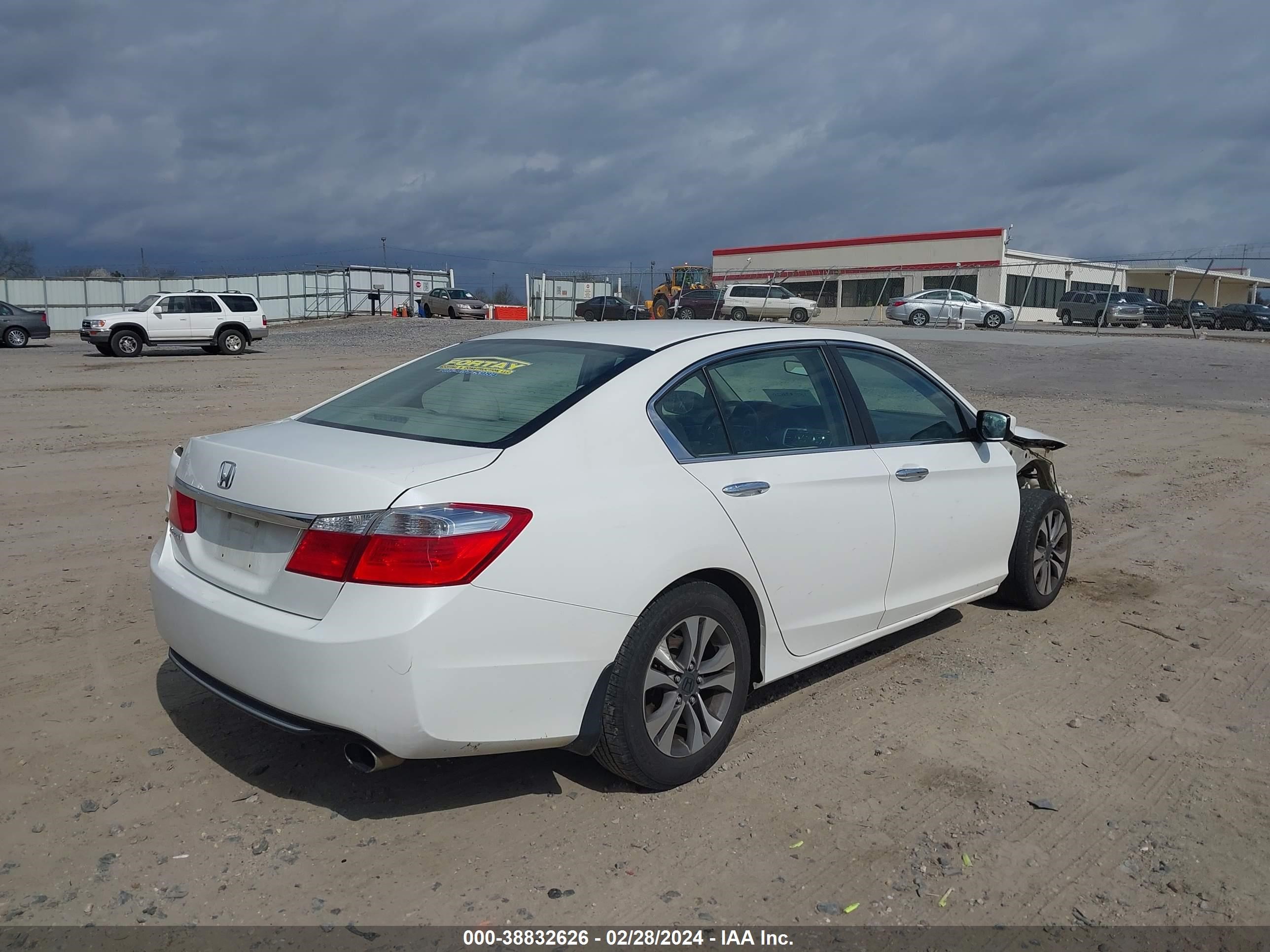 Photo 3 VIN: 1HGCR2F33DA053504 - HONDA ACCORD 