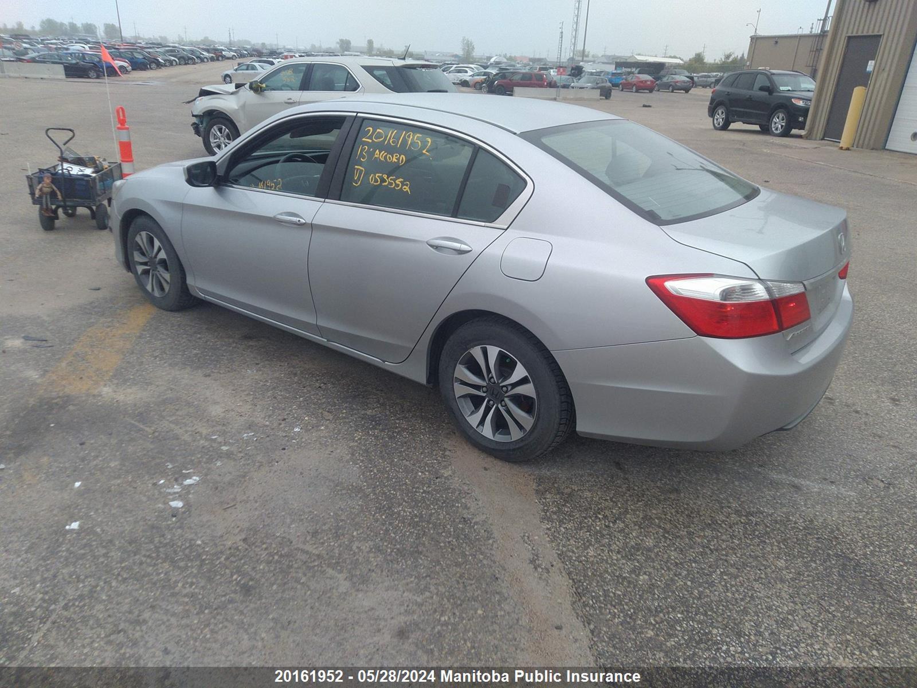 Photo 2 VIN: 1HGCR2F33DA053552 - HONDA ACCORD 