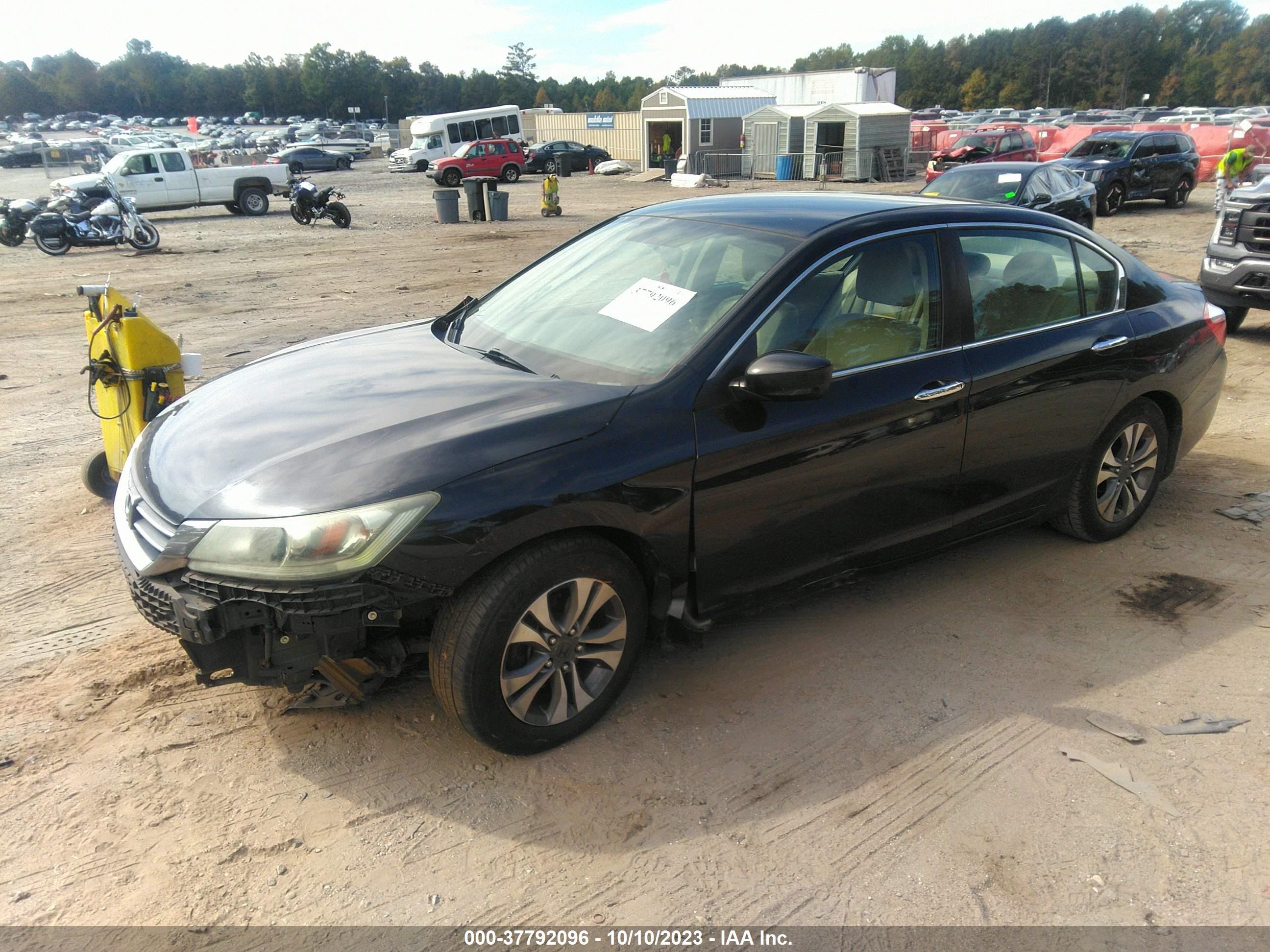 Photo 1 VIN: 1HGCR2F33DA130548 - HONDA ACCORD 