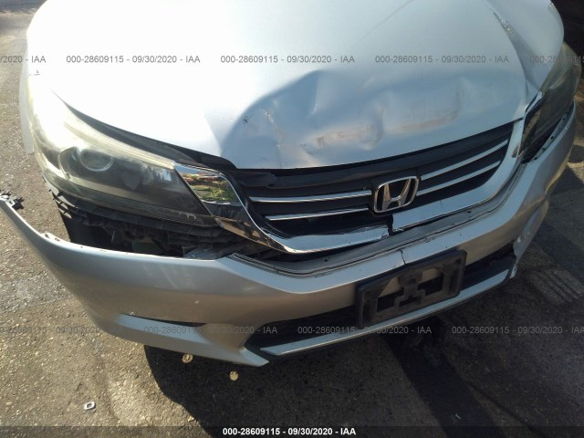 Photo 5 VIN: 1HGCR2F33DA200789 - HONDA ACCORD SDN 