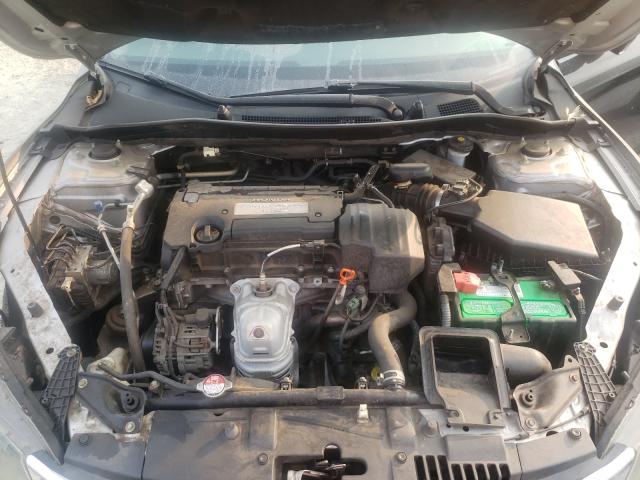 Photo 6 VIN: 1HGCR2F33DA229953 - HONDA ACCORD LX 