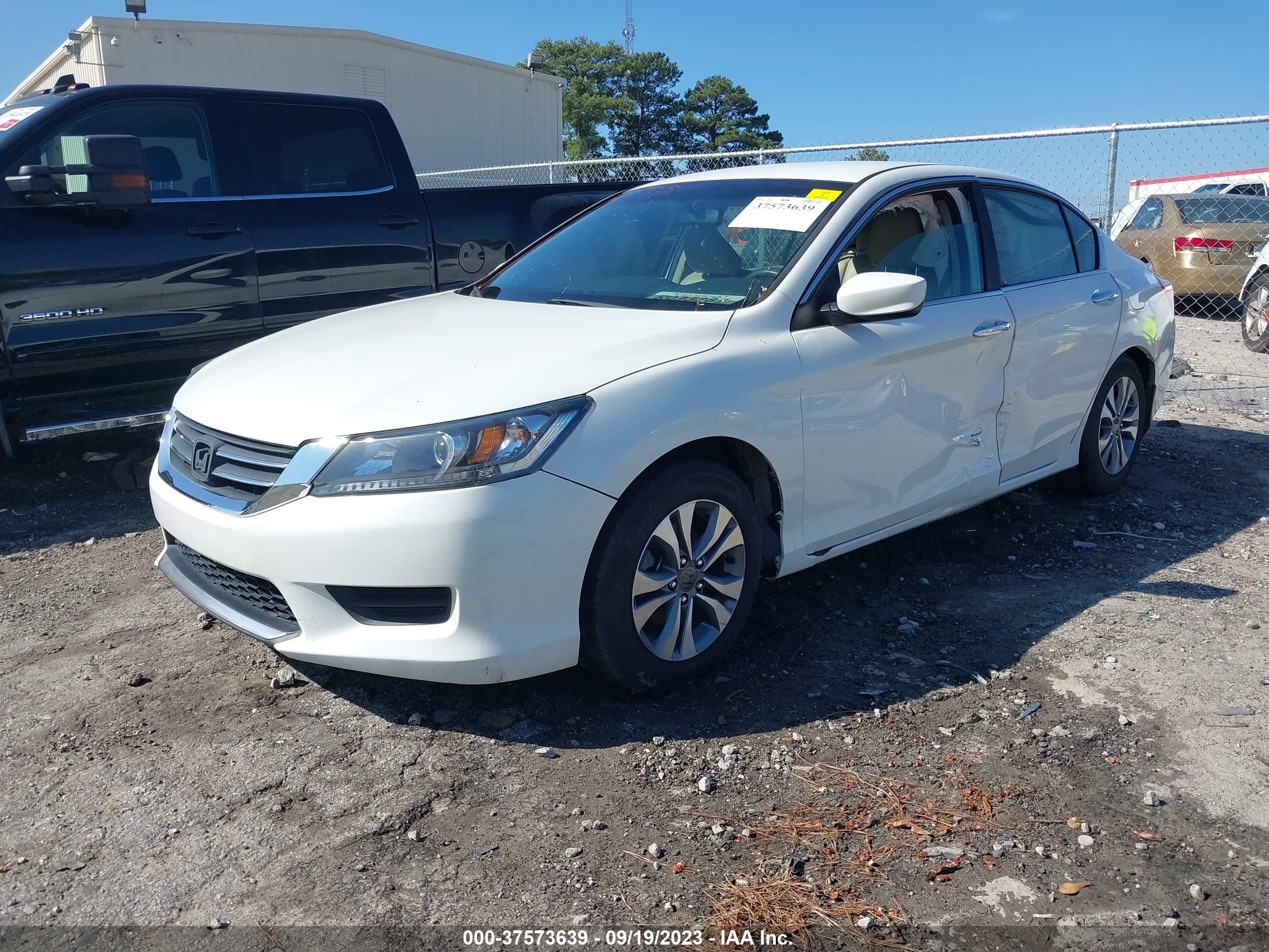 Photo 1 VIN: 1HGCR2F33EA044528 - HONDA ACCORD 