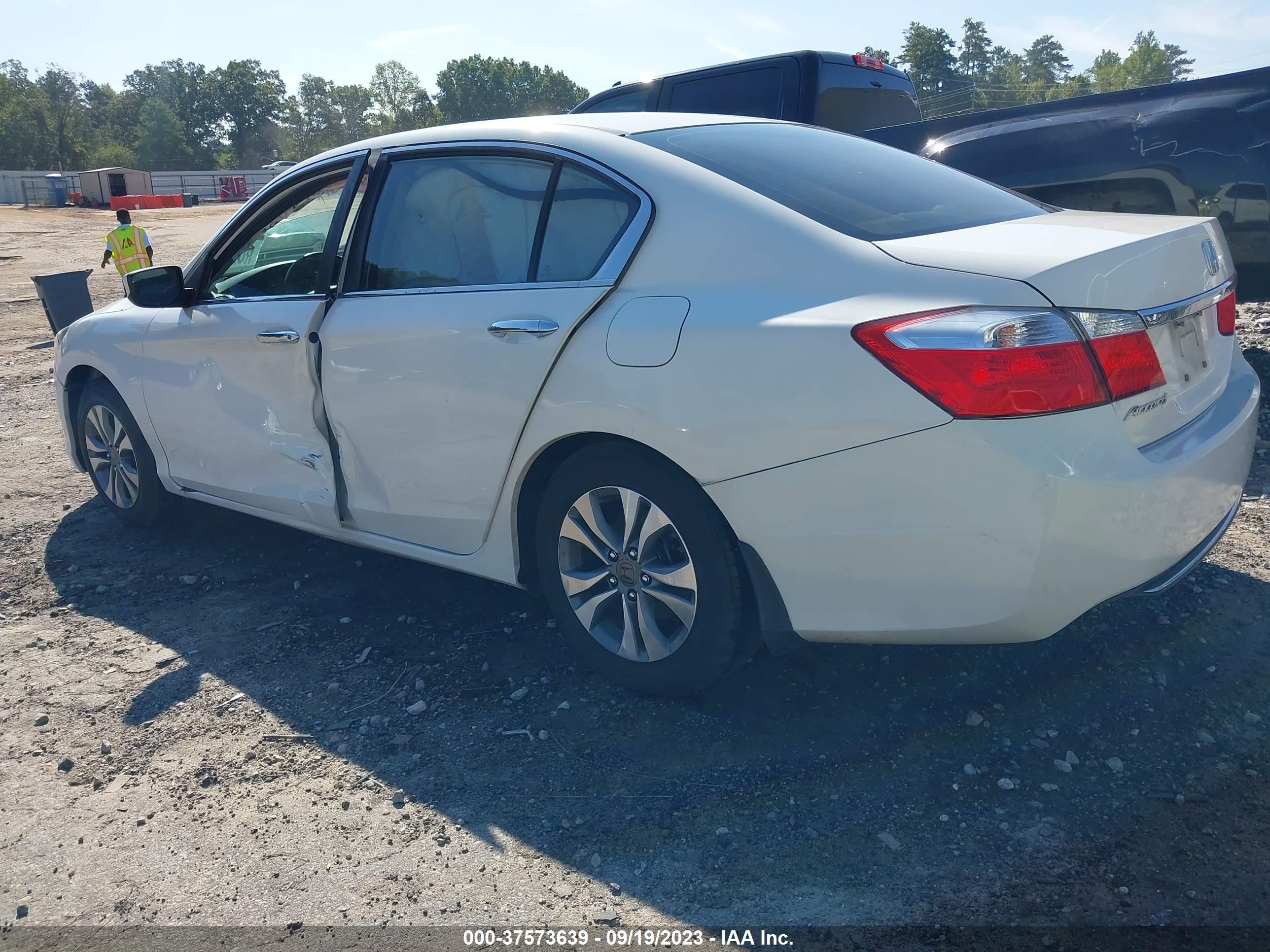 Photo 13 VIN: 1HGCR2F33EA044528 - HONDA ACCORD 