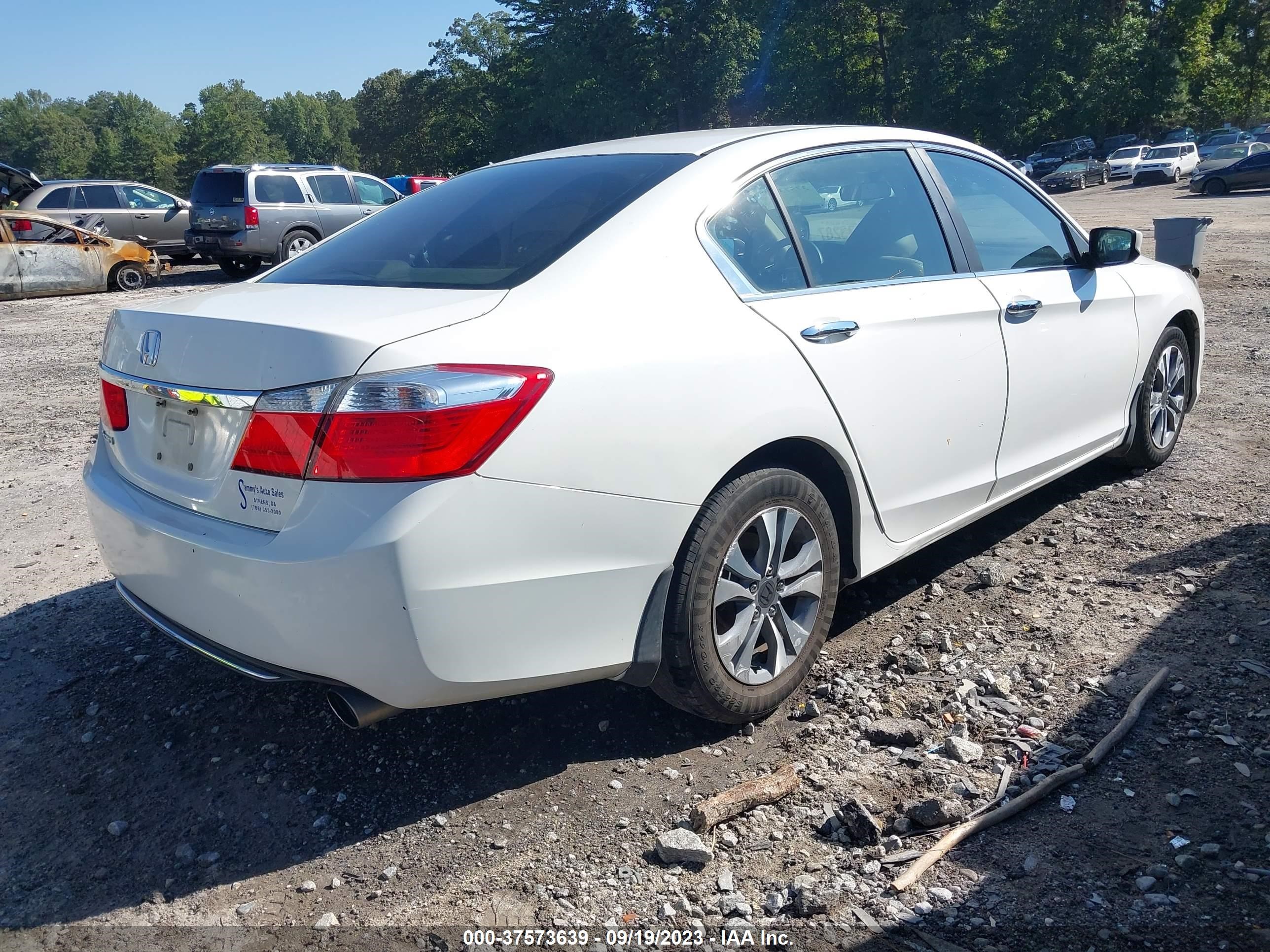 Photo 3 VIN: 1HGCR2F33EA044528 - HONDA ACCORD 