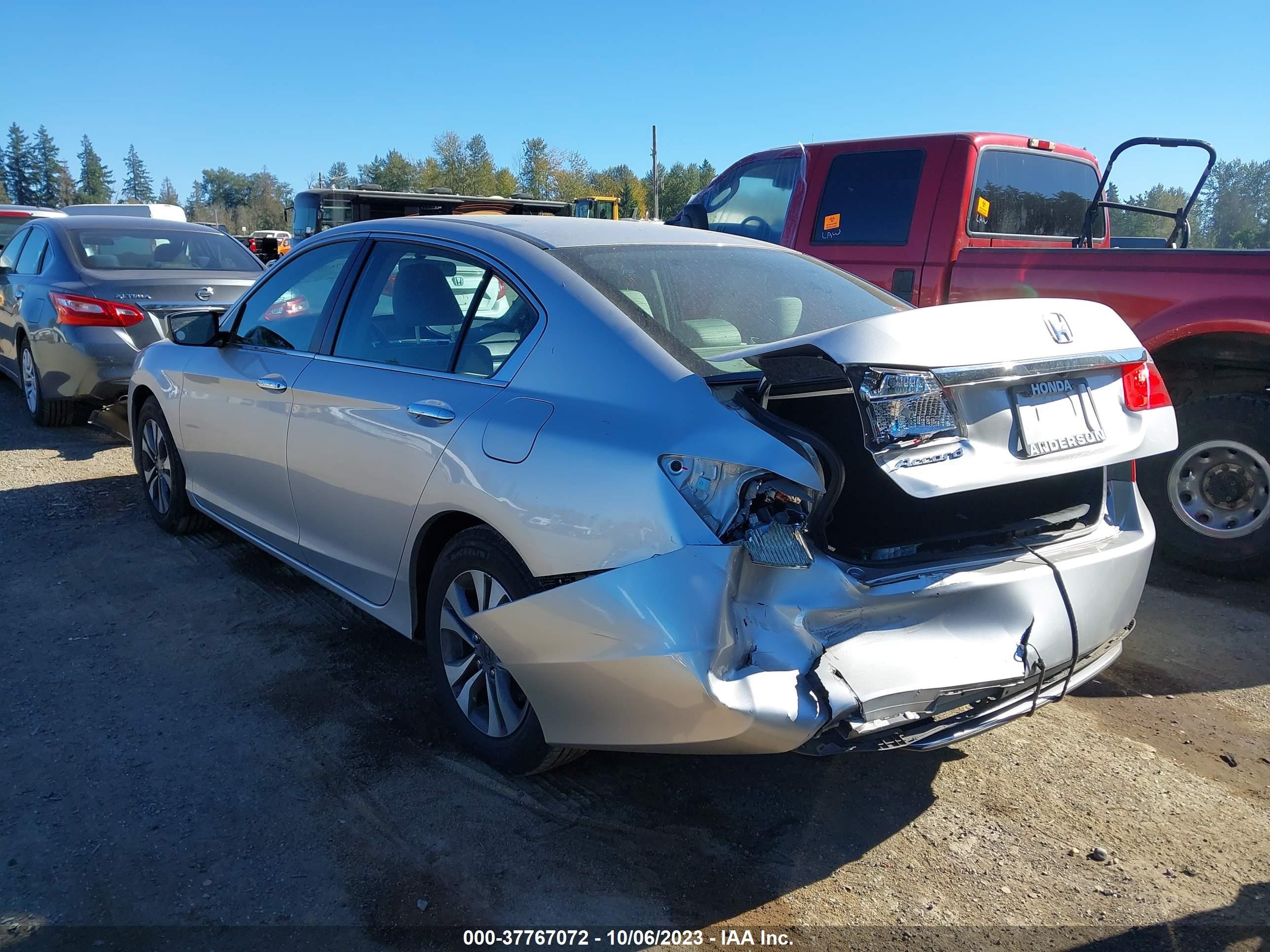 Photo 2 VIN: 1HGCR2F33EA199242 - HONDA ACCORD 