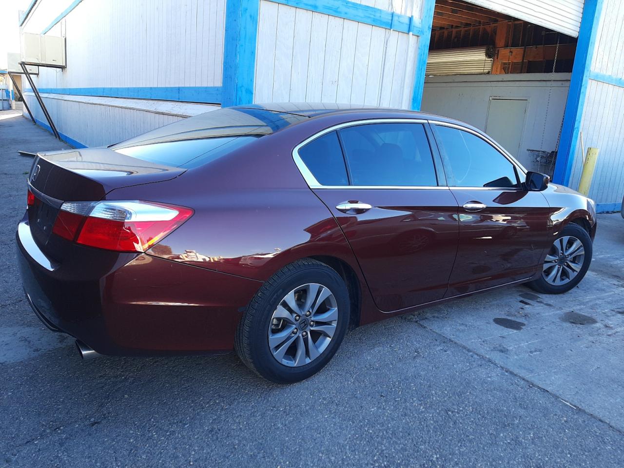 Photo 2 VIN: 1HGCR2F33EA302322 - HONDA ACCORD 