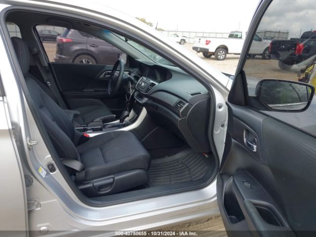 Photo 4 VIN: 1HGCR2F33FA008615 - HONDA ACCORD 