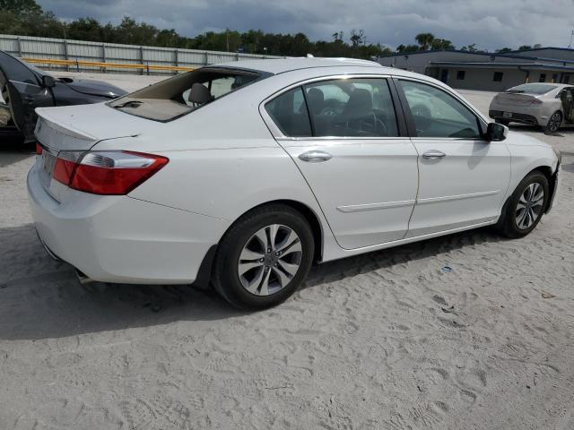 Photo 2 VIN: 1HGCR2F33FA137437 - HONDA ACCORD LX 