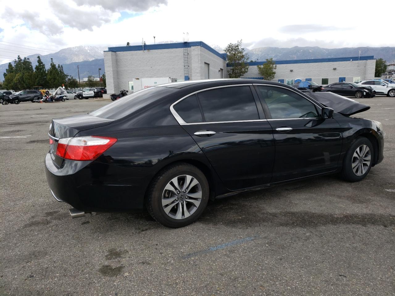 Photo 2 VIN: 1HGCR2F33FA221578 - HONDA ACCORD 