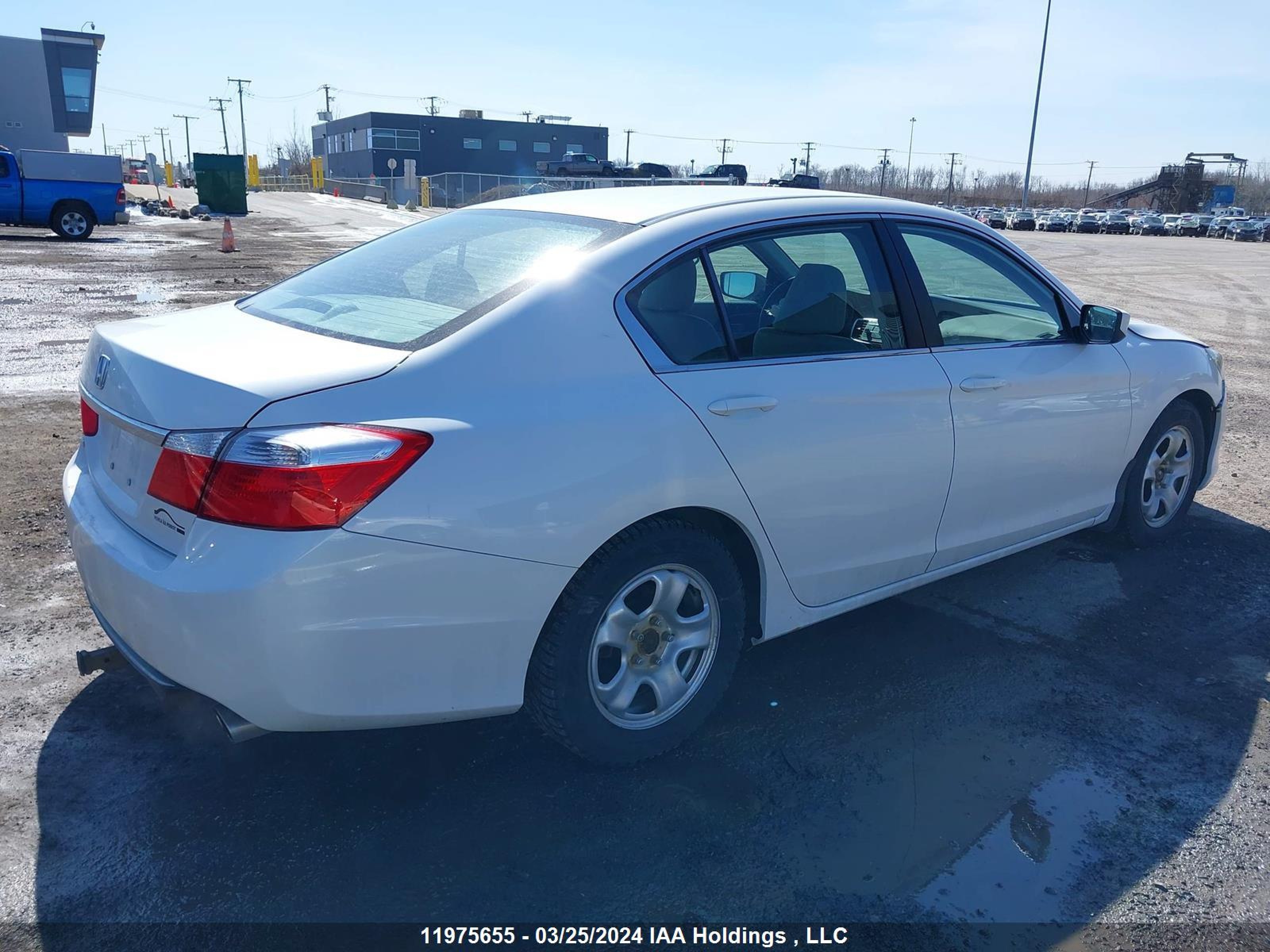 Photo 3 VIN: 1HGCR2F33FA807746 - HONDA ACCORD 