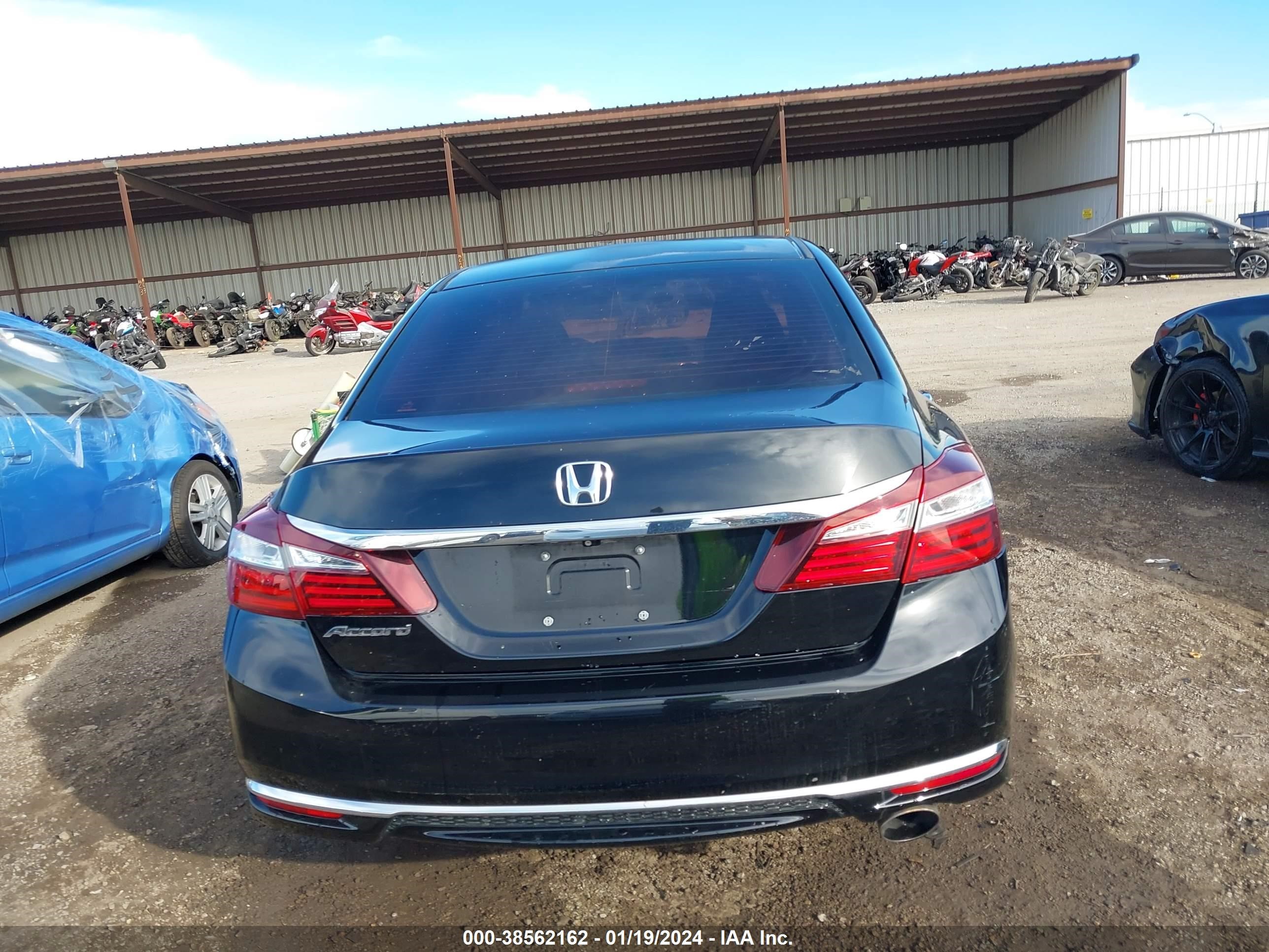 Photo 15 VIN: 1HGCR2F33GA000645 - HONDA ACCORD 