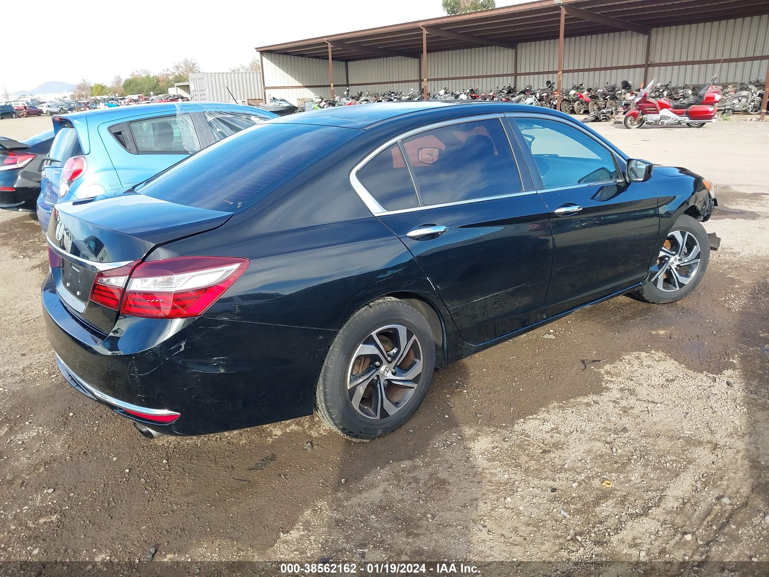 Photo 3 VIN: 1HGCR2F33GA000645 - HONDA ACCORD 