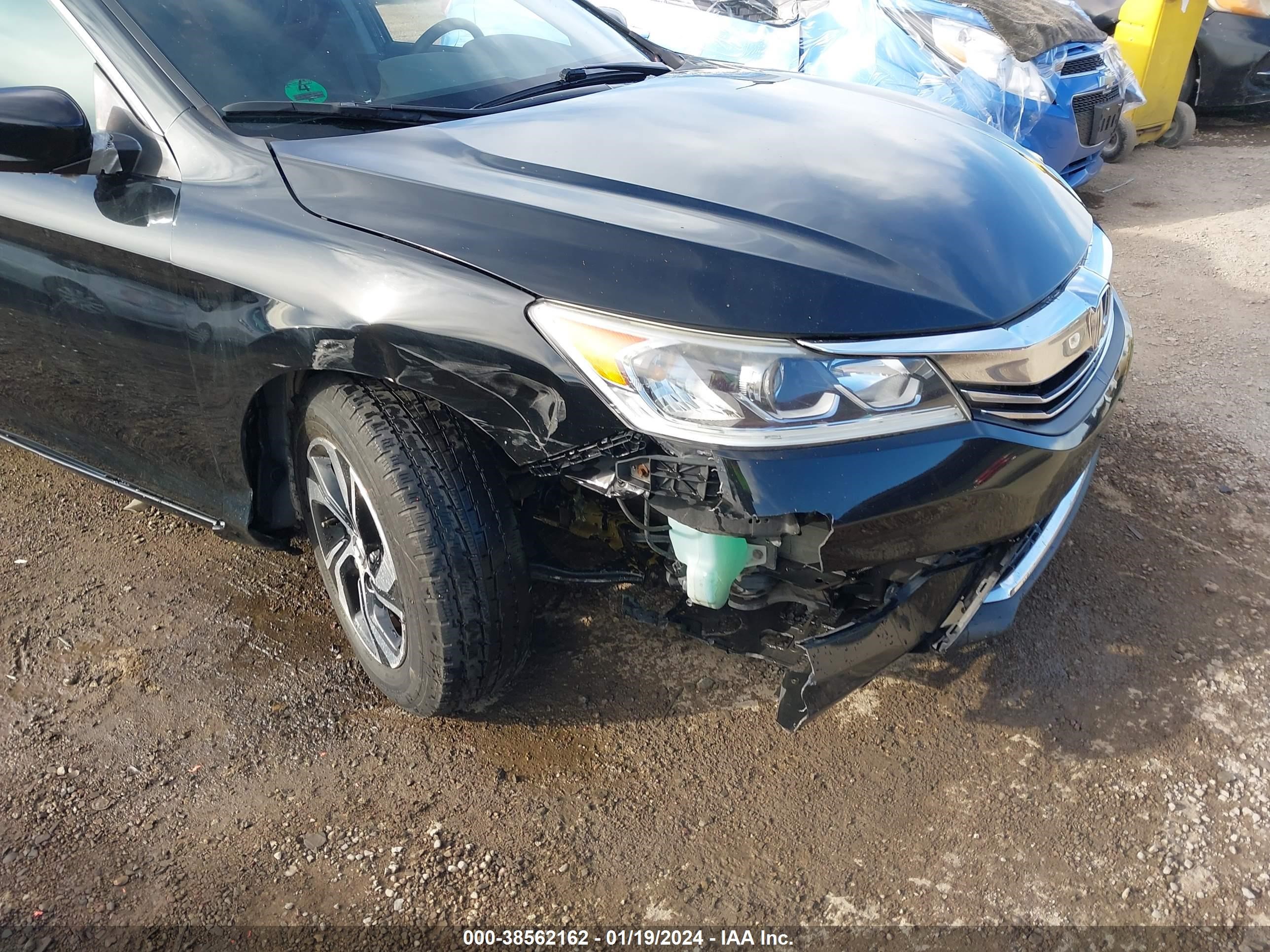 Photo 5 VIN: 1HGCR2F33GA000645 - HONDA ACCORD 