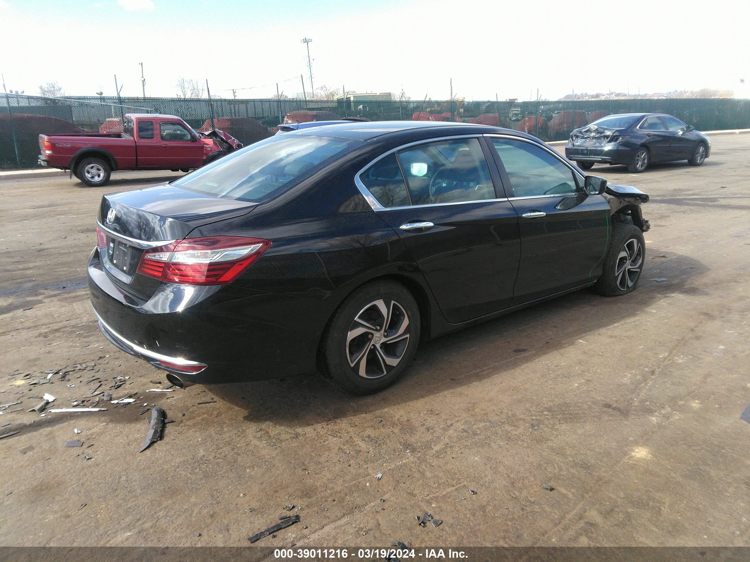 Photo 3 VIN: 1HGCR2F33GA005313 - HONDA ACCORD 