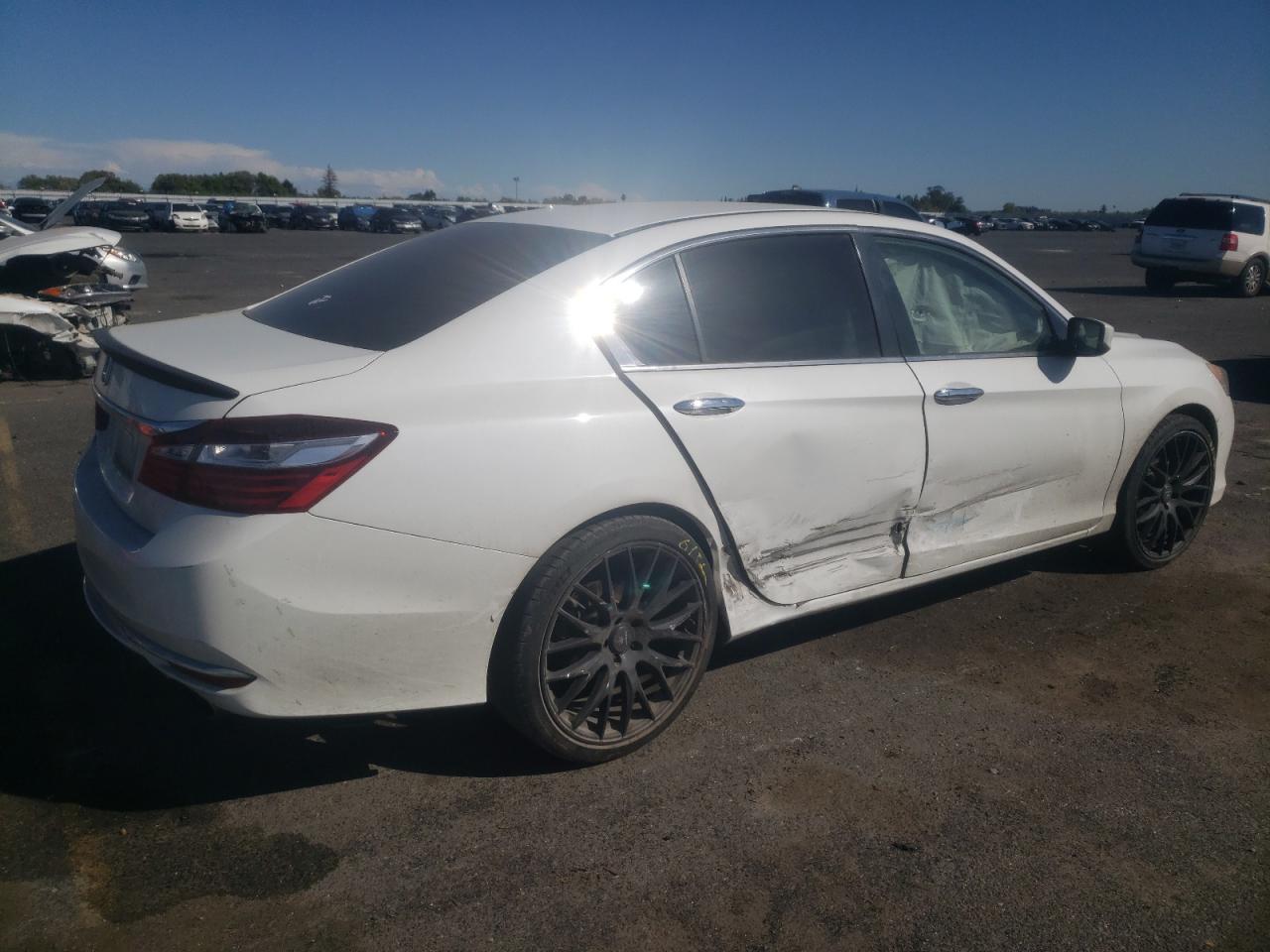 Photo 2 VIN: 1HGCR2F33GA064278 - HONDA ACCORD 