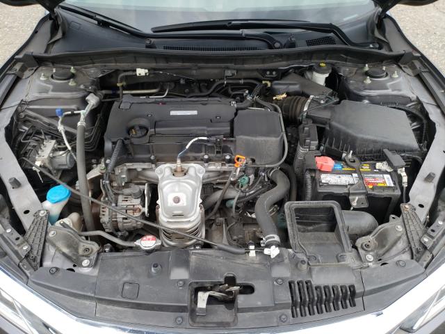 Photo 6 VIN: 1HGCR2F33HA060622 - HONDA ACCORD LX 