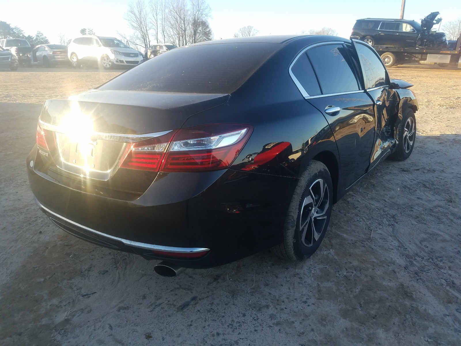 Photo 3 VIN: 1HGCR2F33HA094608 - HONDA ACCORD LX 