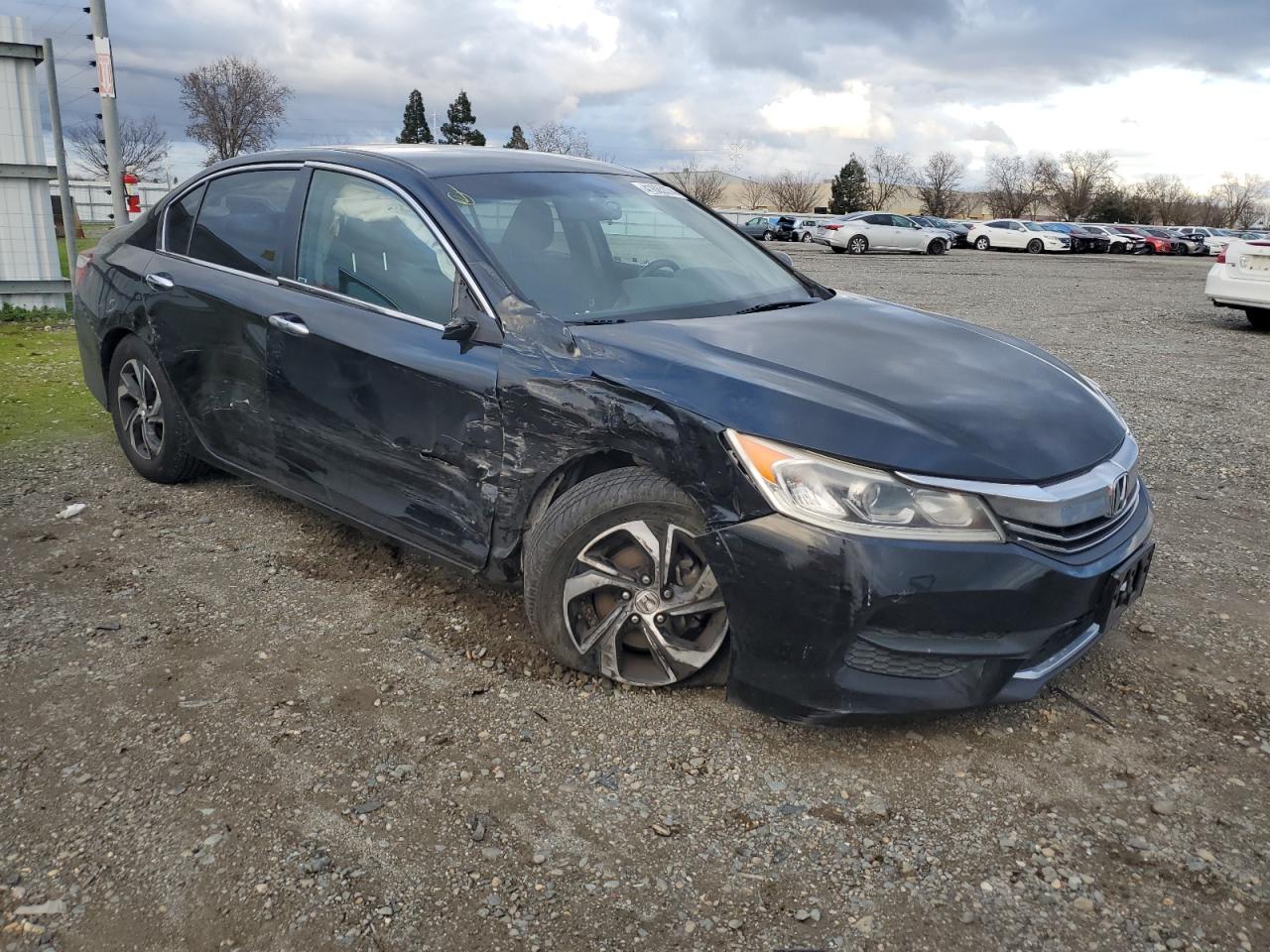 Photo 3 VIN: 1HGCR2F33HA124190 - HONDA ACCORD 