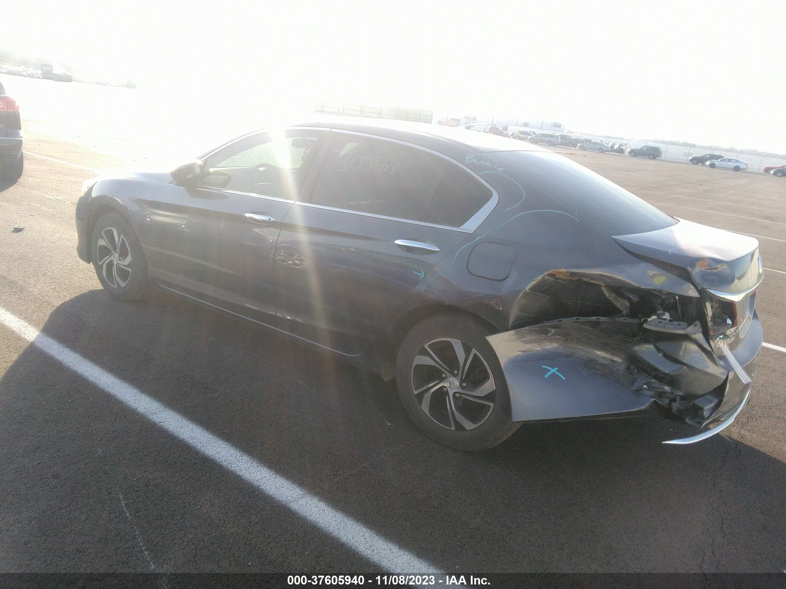 Photo 2 VIN: 1HGCR2F33HA162275 - HONDA ACCORD 