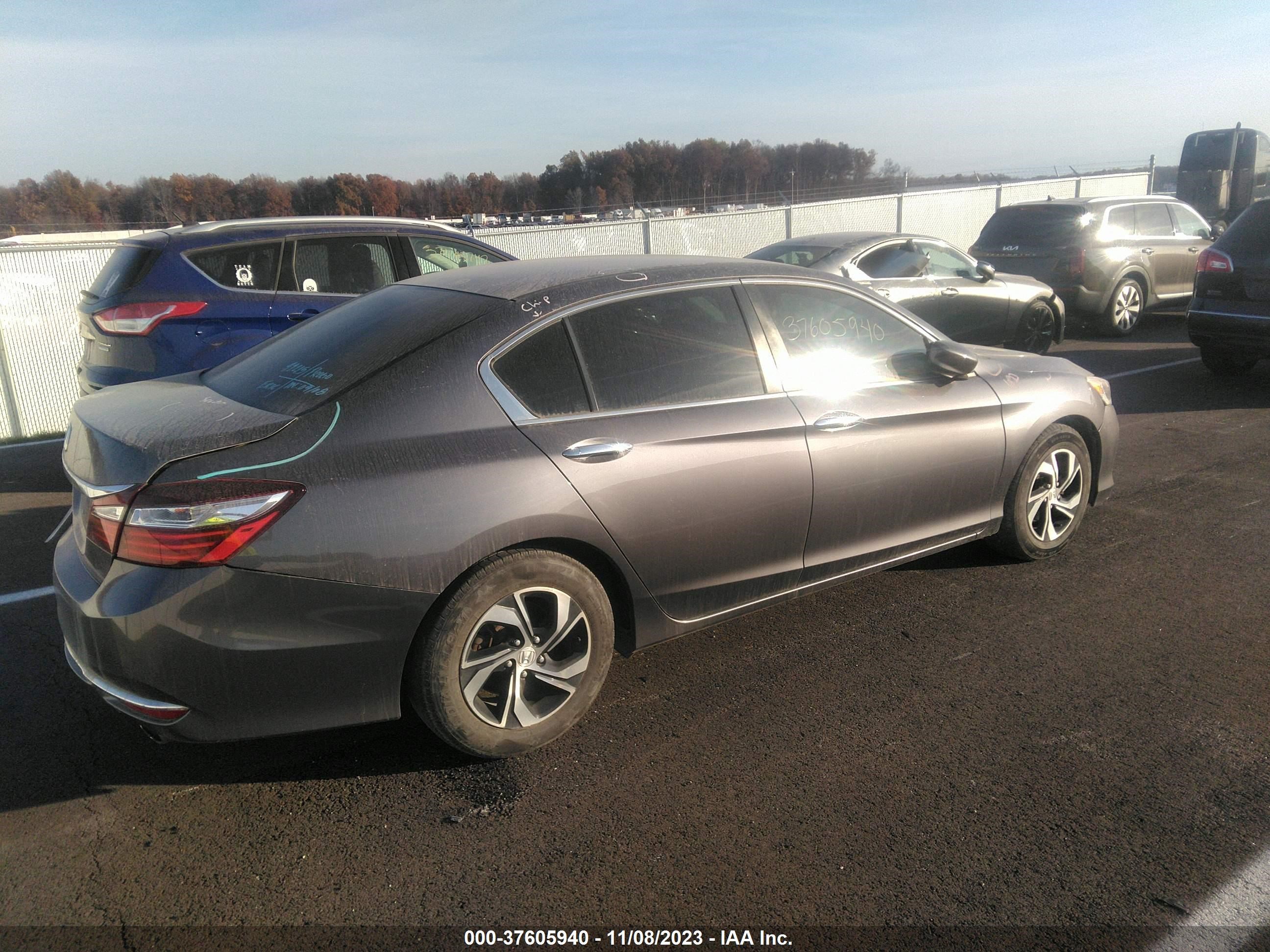 Photo 3 VIN: 1HGCR2F33HA162275 - HONDA ACCORD 