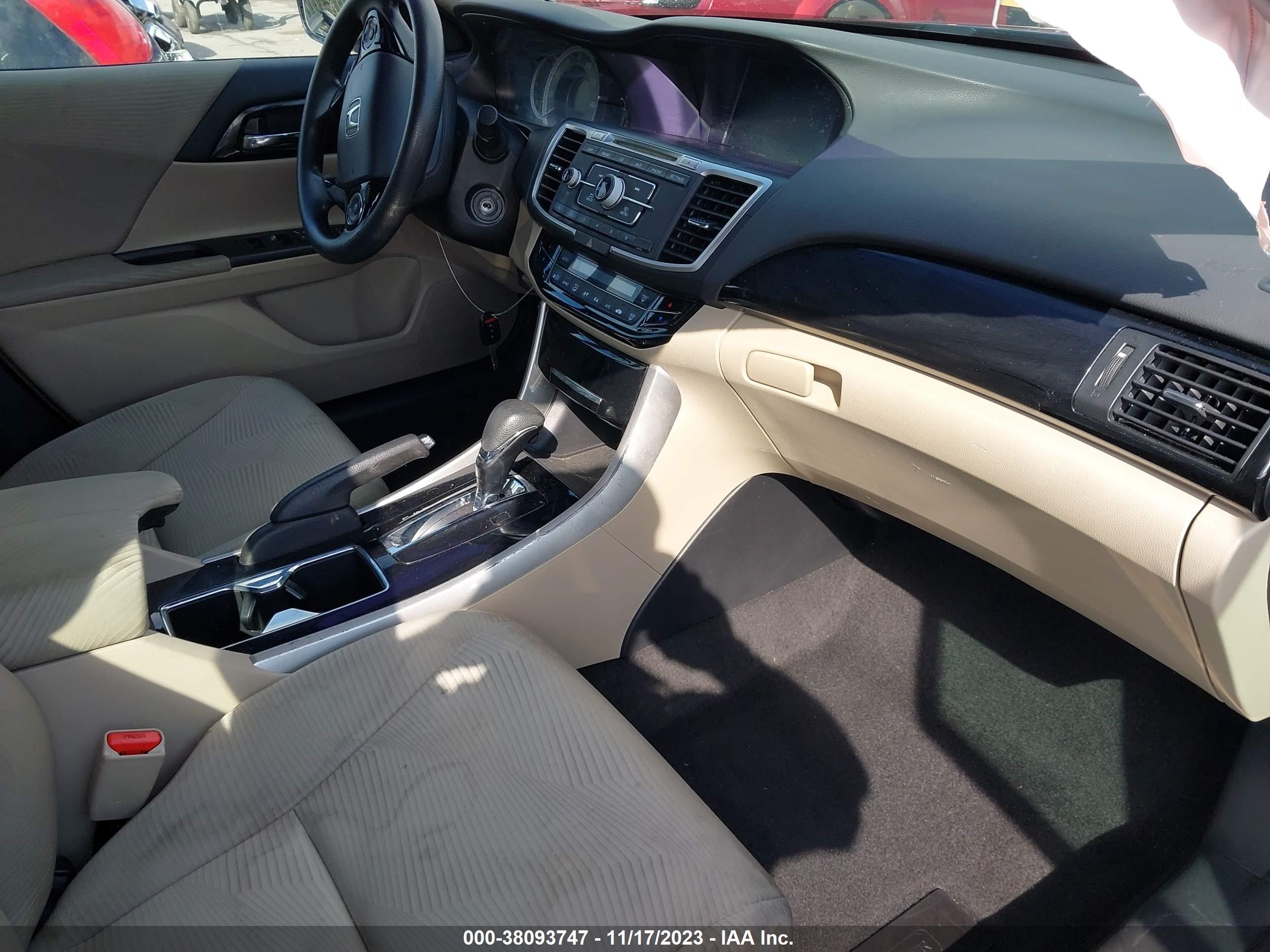 Photo 4 VIN: 1HGCR2F33HA260920 - HONDA ACCORD 