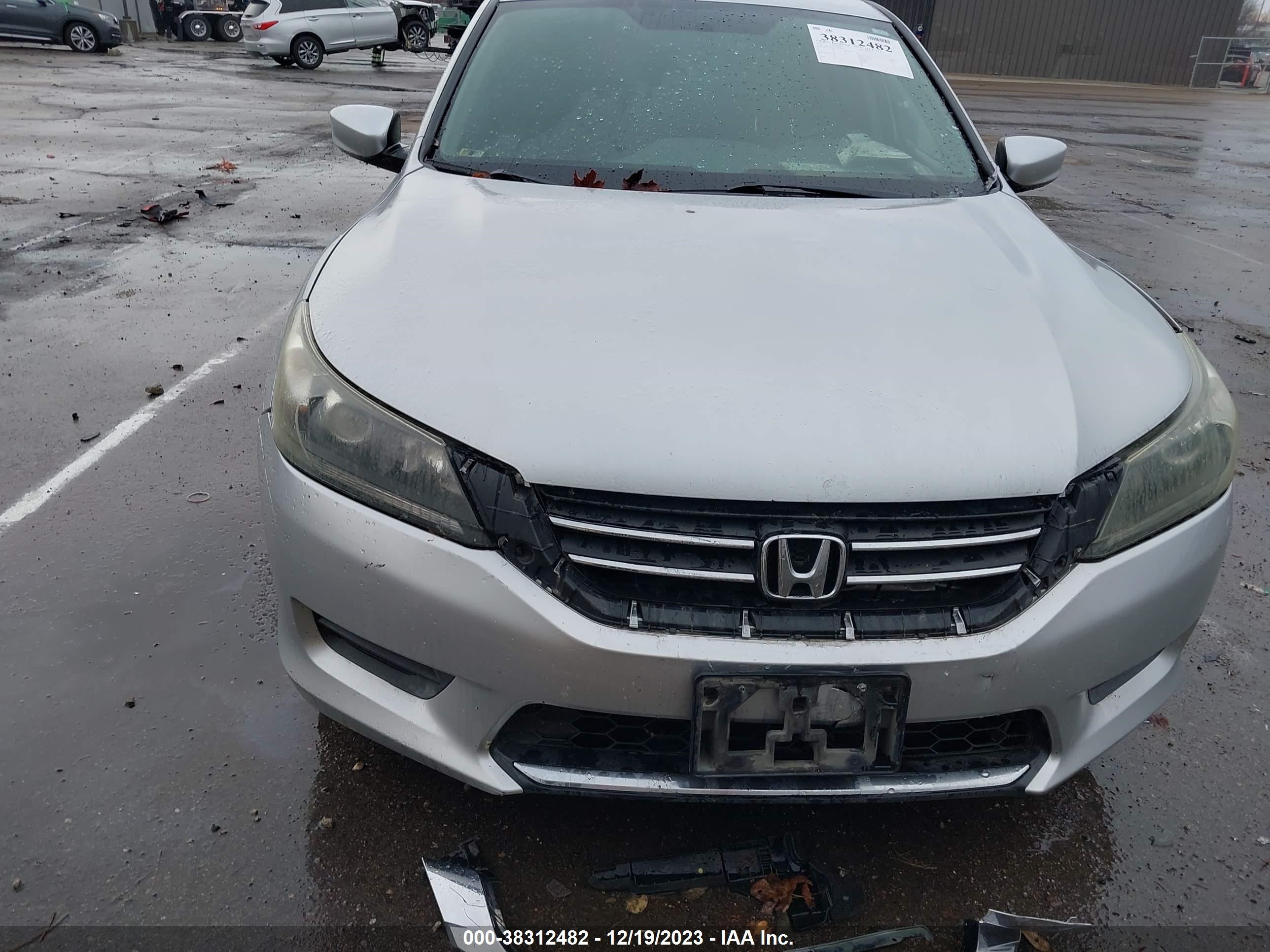 Photo 11 VIN: 1HGCR2F34FA066099 - HONDA ACCORD 