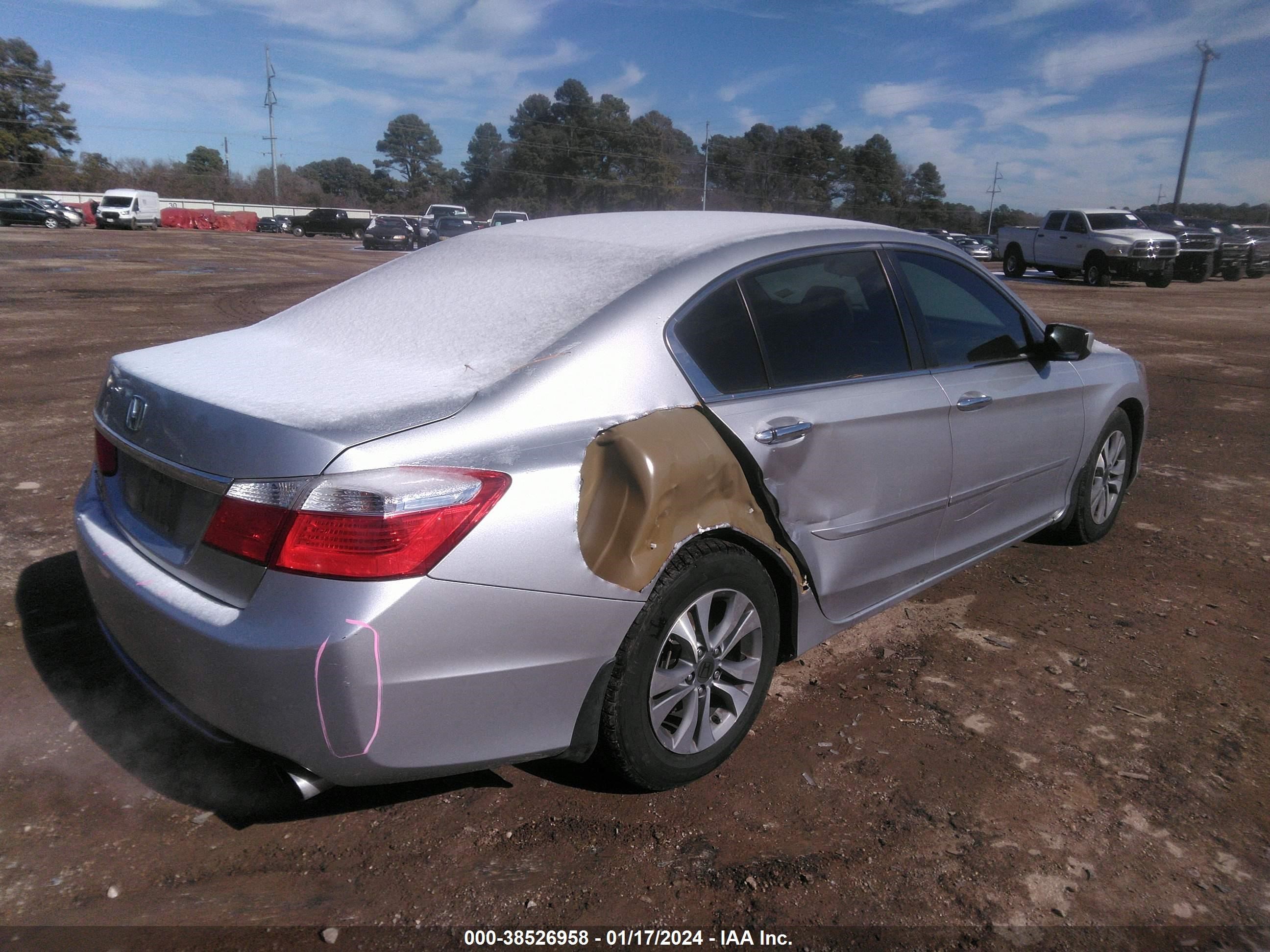 Photo 3 VIN: 1HGCR2F34FA118749 - HONDA ACCORD 