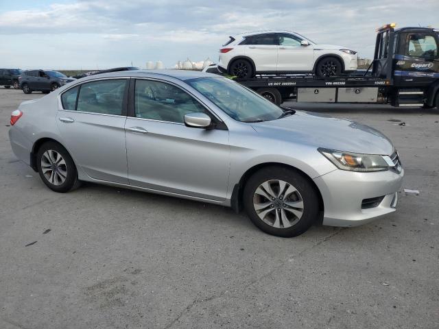 Photo 3 VIN: 1HGCR2F34FA142906 - HONDA ACCORD LX 