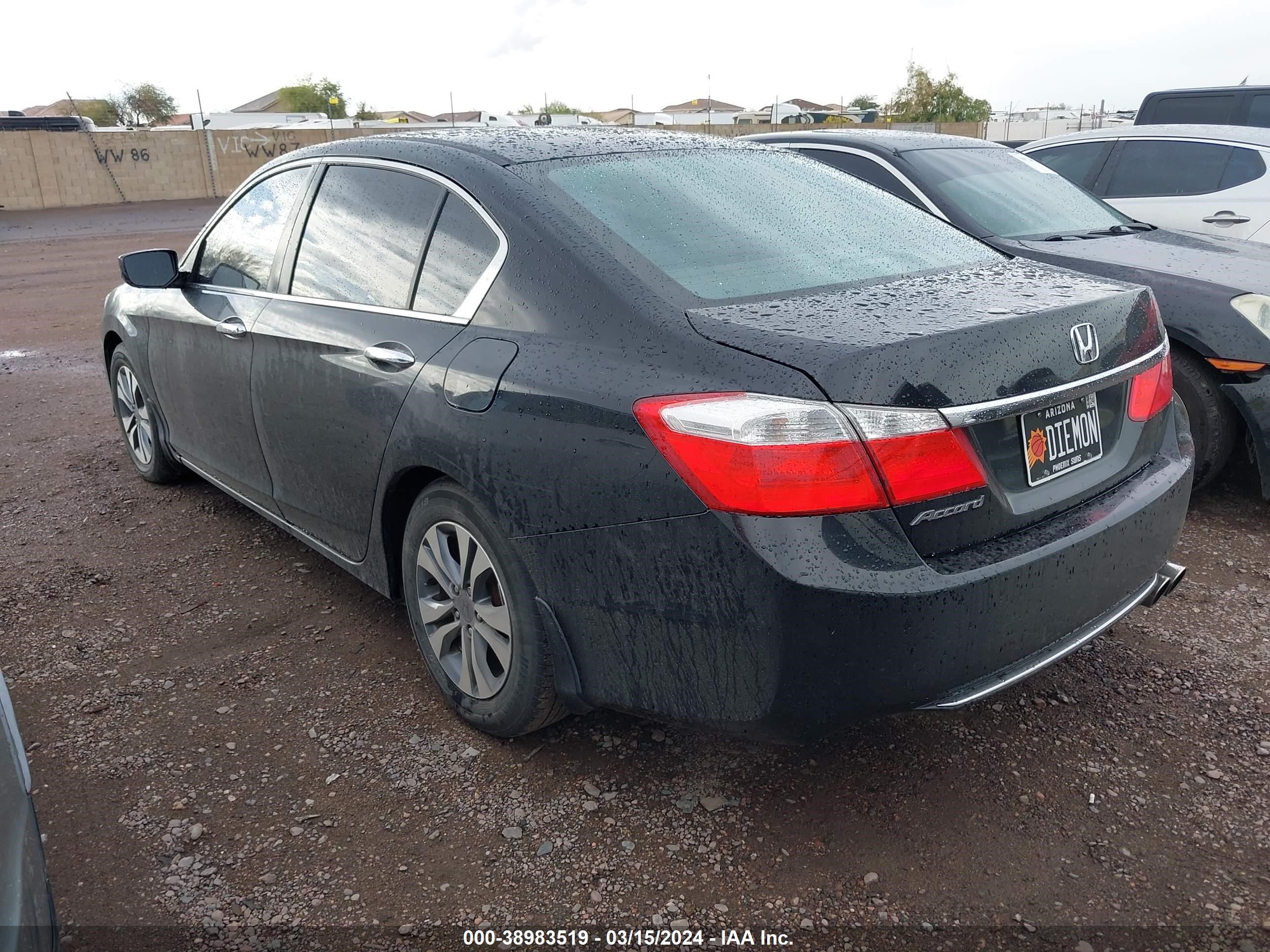 Photo 2 VIN: 1HGCR2F34FA208998 - HONDA ACCORD 