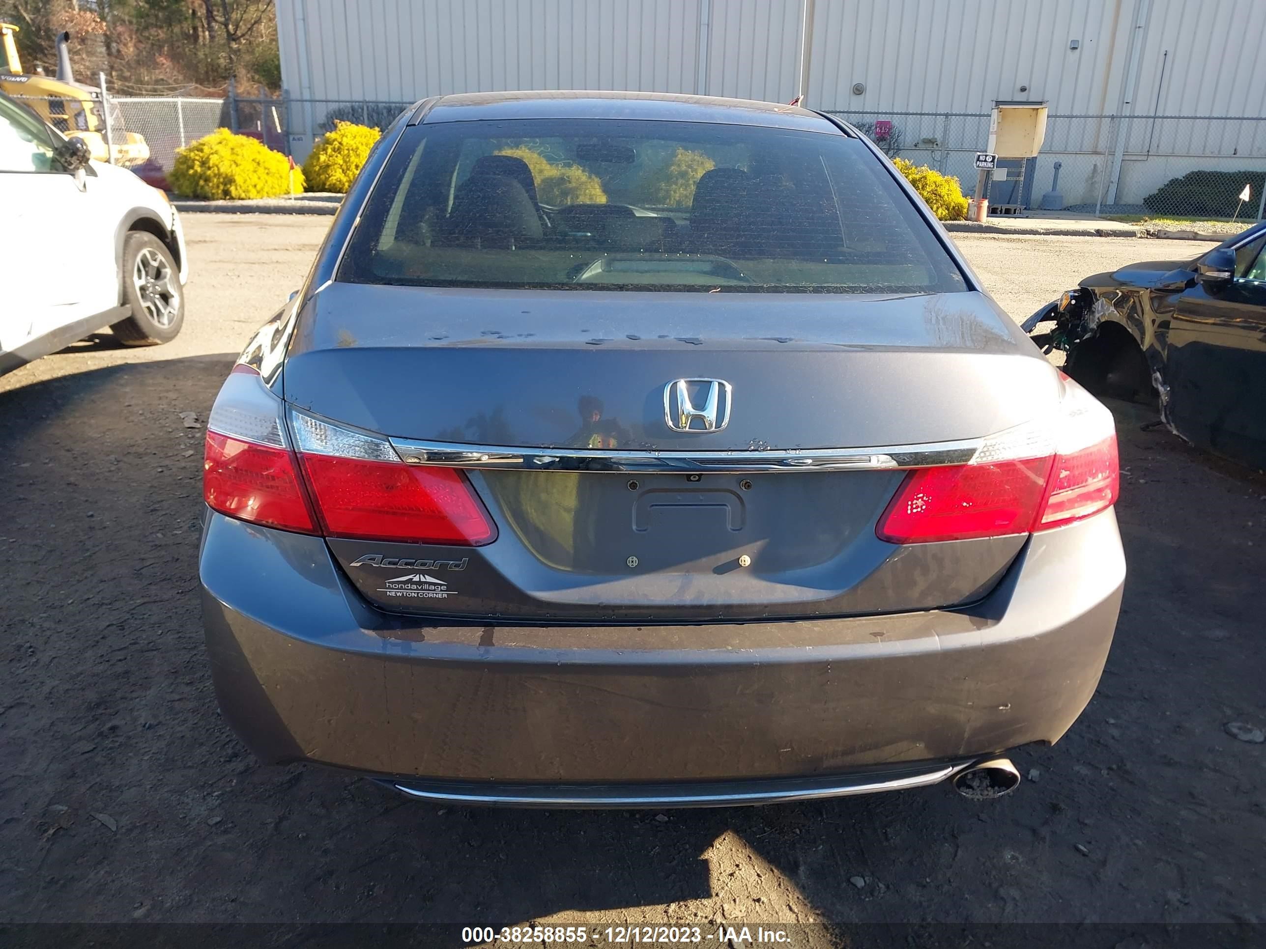 Photo 15 VIN: 1HGCR2F34FA236798 - HONDA ACCORD 