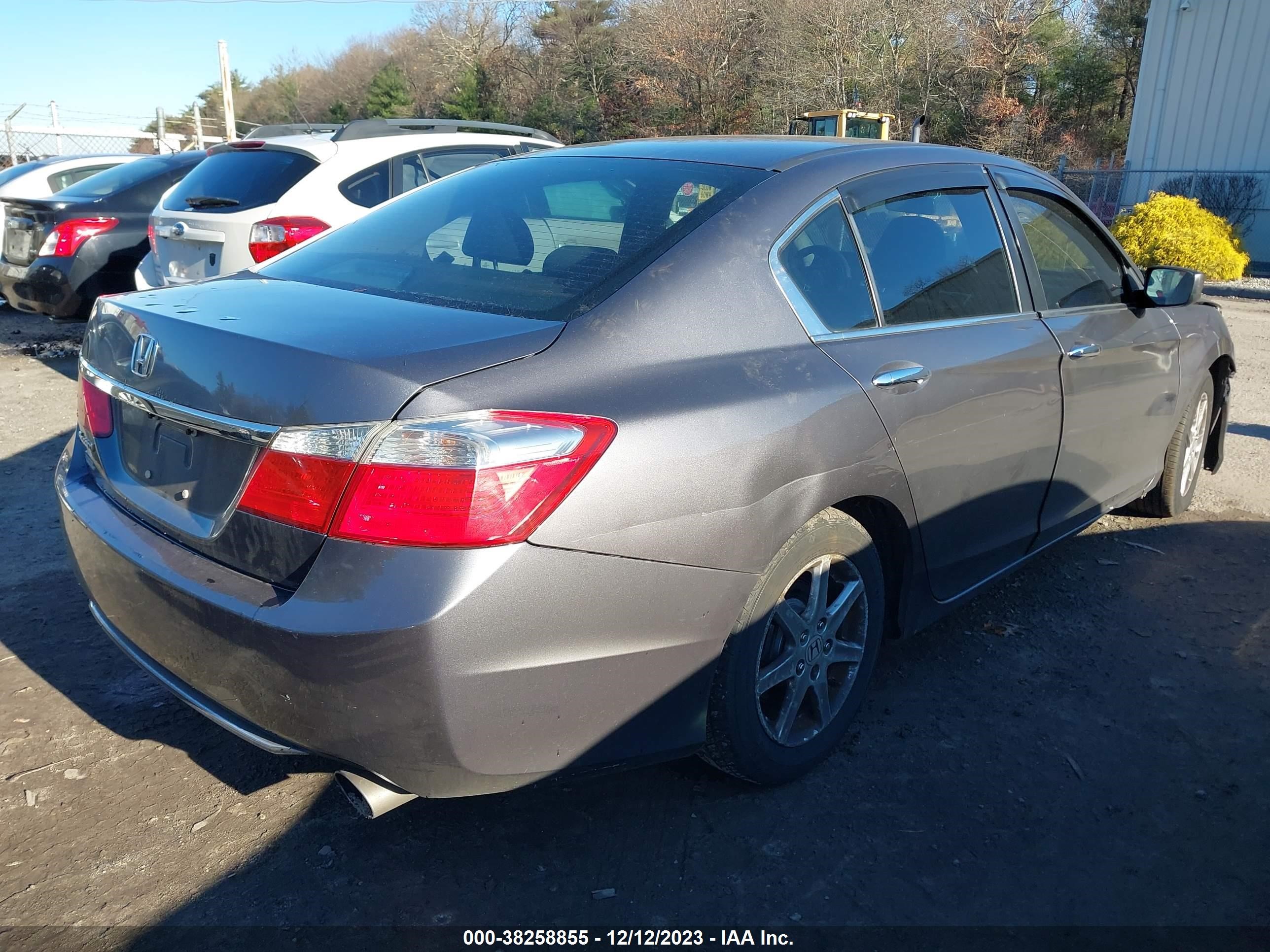 Photo 3 VIN: 1HGCR2F34FA236798 - HONDA ACCORD 