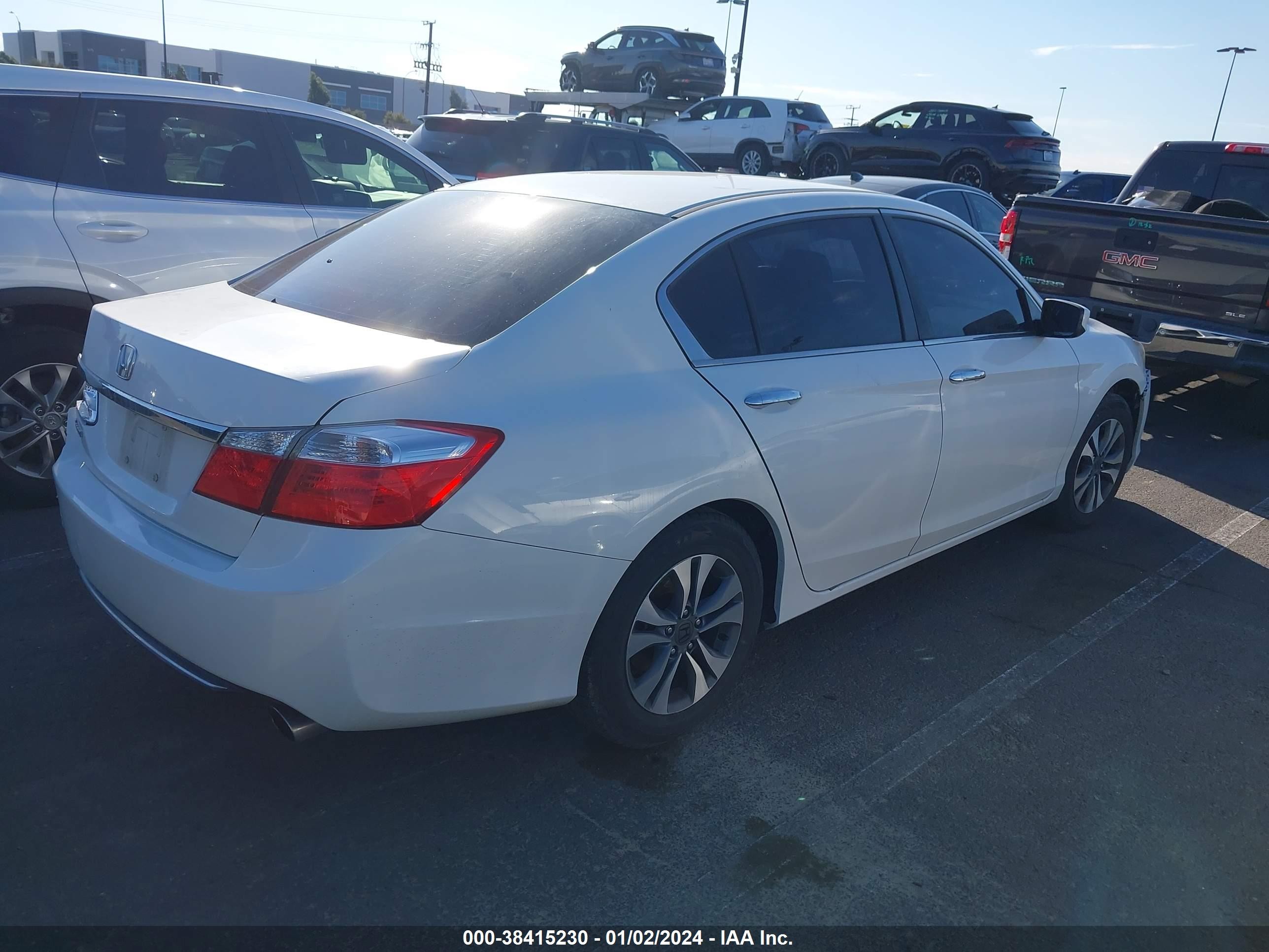 Photo 3 VIN: 1HGCR2F34FA240849 - HONDA ACCORD 