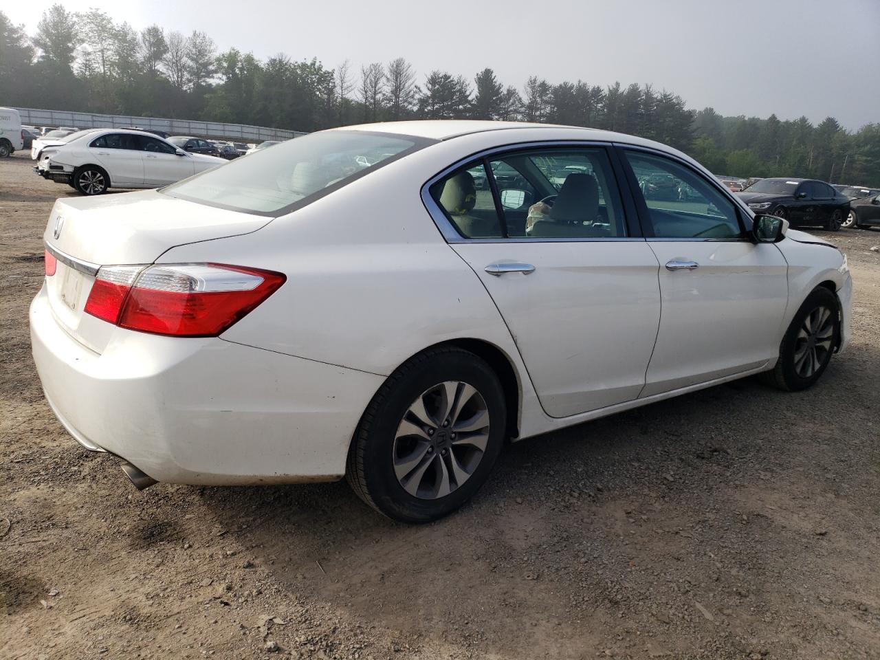 Photo 2 VIN: 1HGCR2F34FA244383 - HONDA ACCORD 