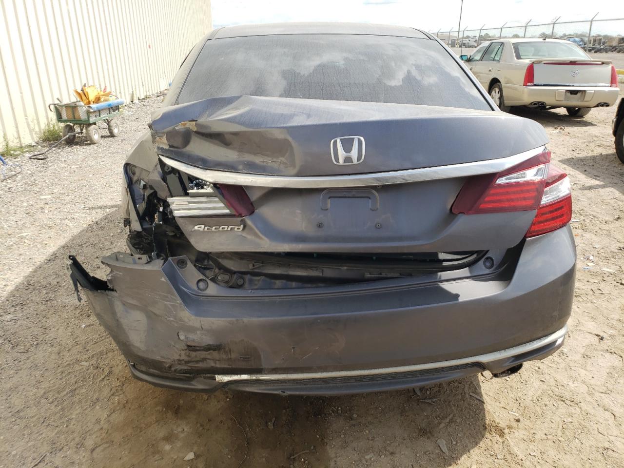 Photo 5 VIN: 1HGCR2F34HA117426 - HONDA ACCORD 