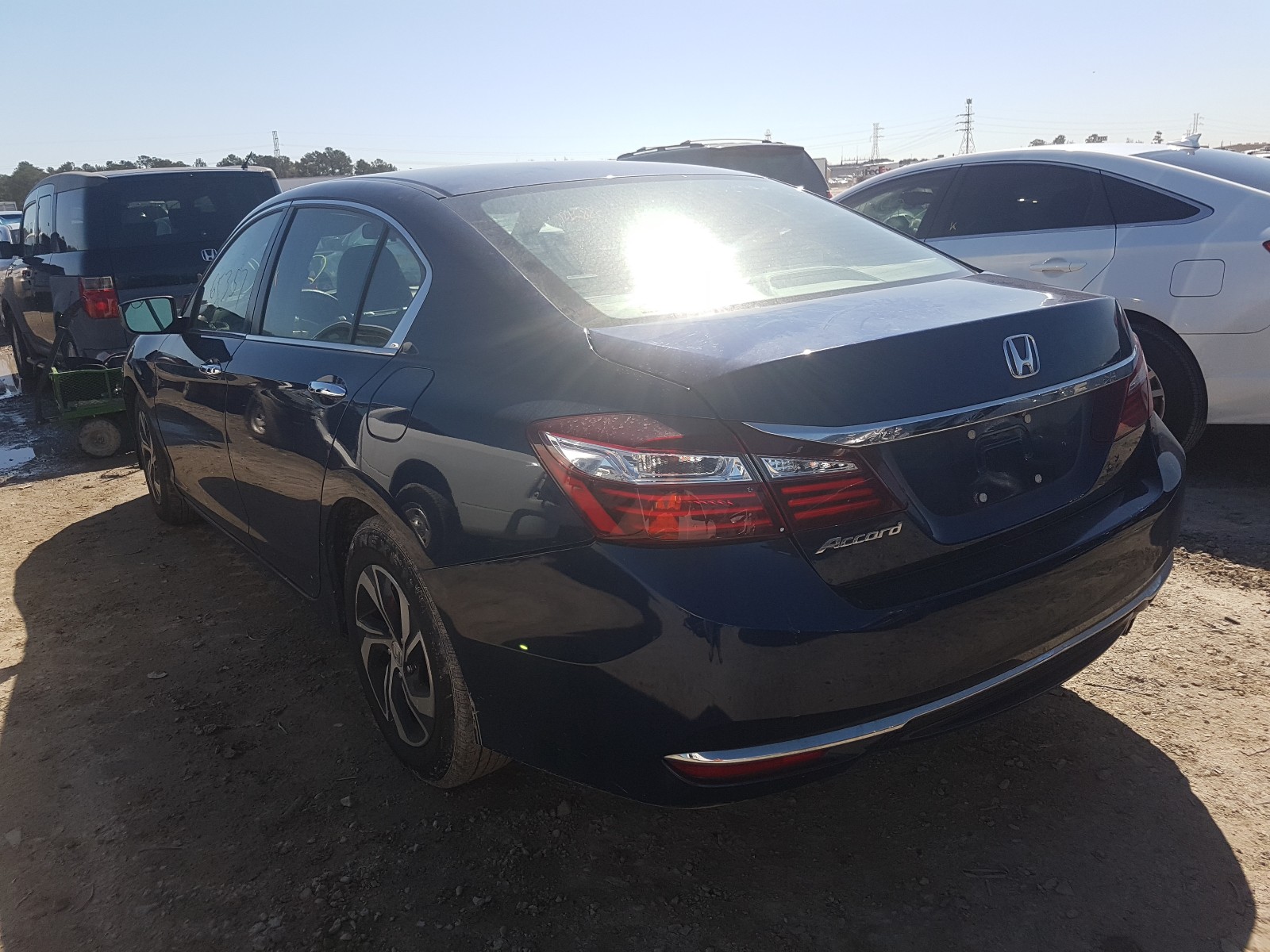 Photo 2 VIN: 1HGCR2F34HA145789 - HONDA ACCORD LX 