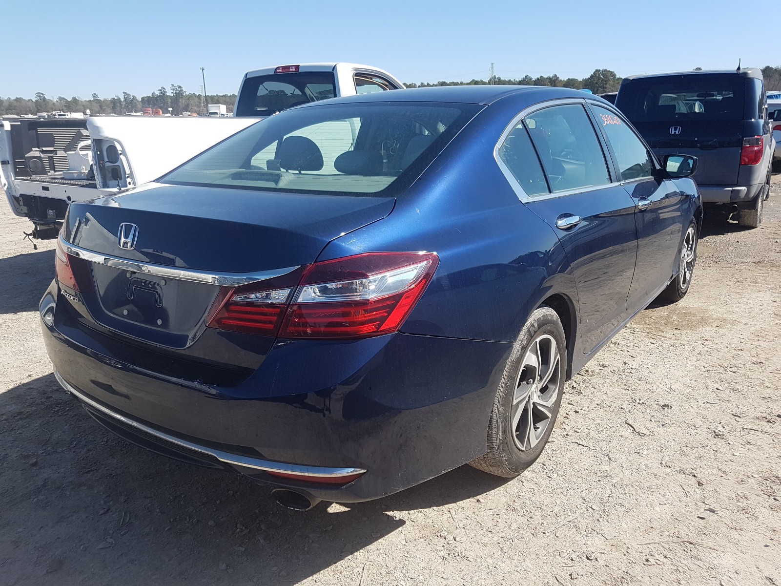 Photo 3 VIN: 1HGCR2F34HA145789 - HONDA ACCORD LX 