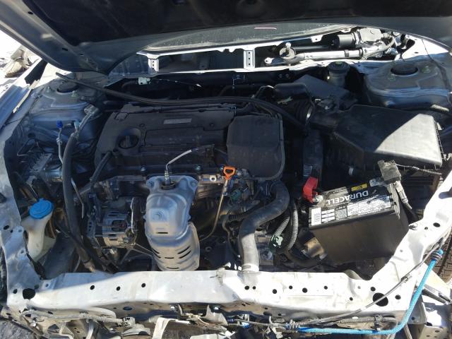 Photo 6 VIN: 1HGCR2F34HA165055 - HONDA ACCORD LX 